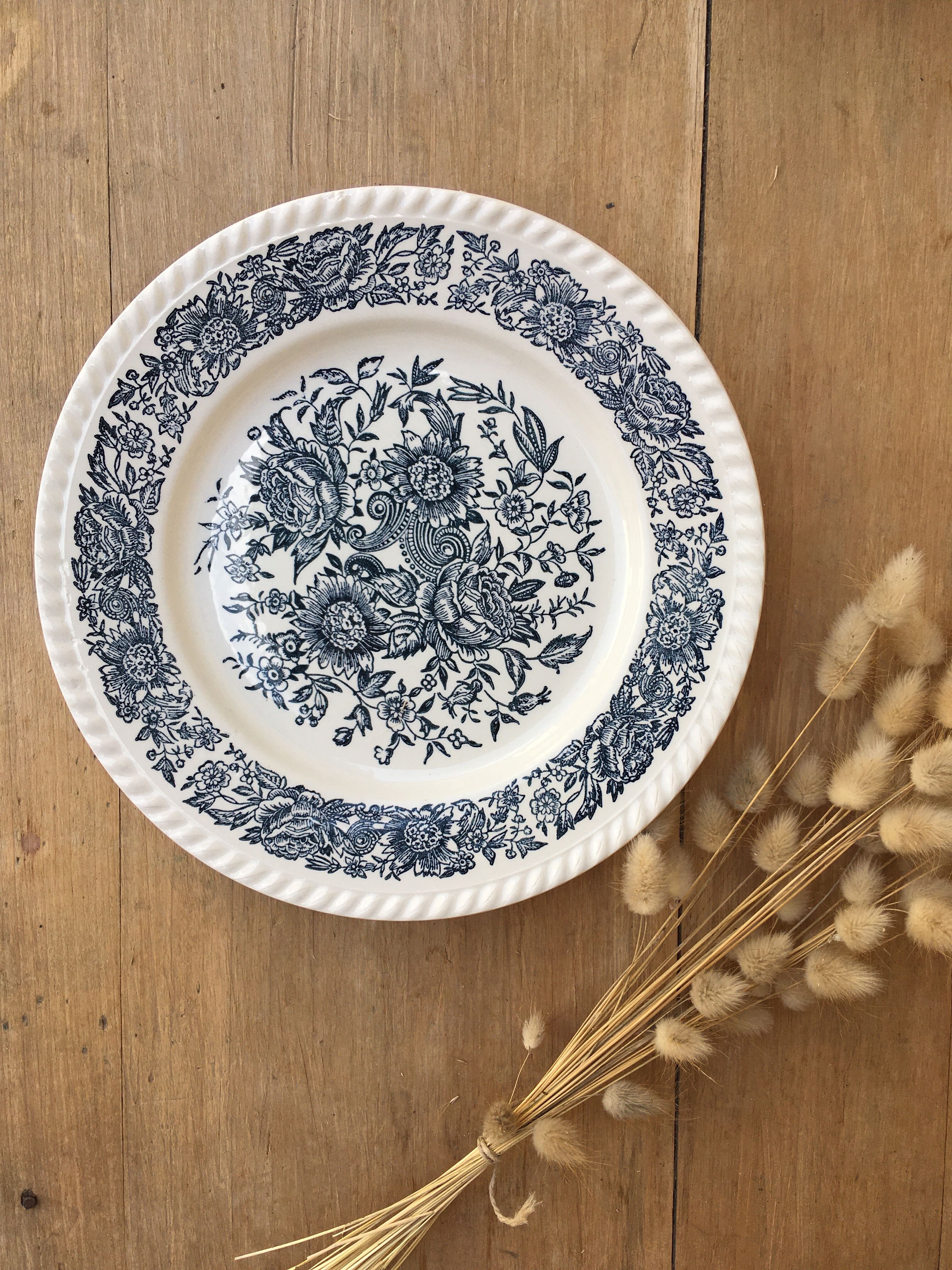 Vintage flower plates