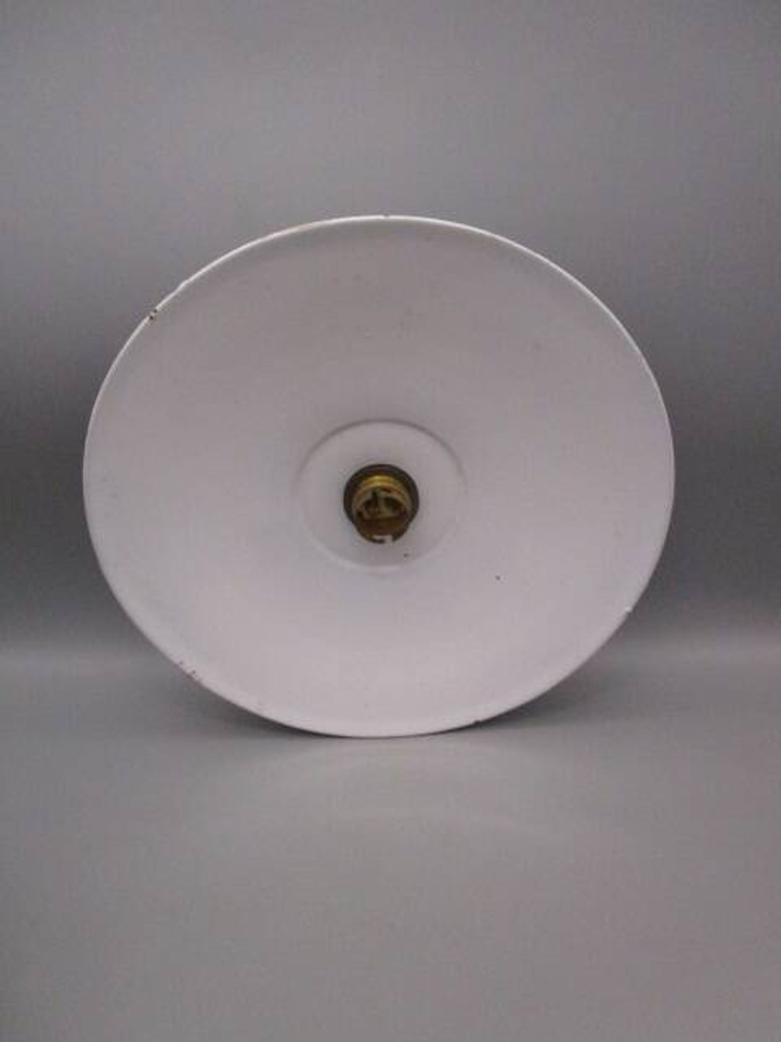Vintage enamelled metal suspension