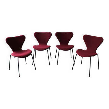 Series 7 chairs by Arne Jacobsen for Fritz Hansen, 60s.