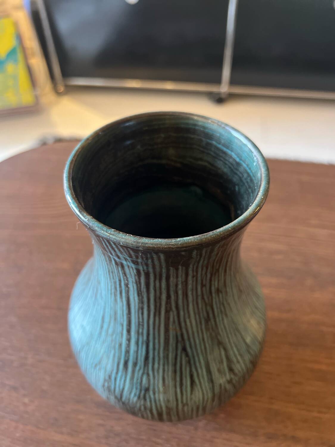 Accolay ceramic vase