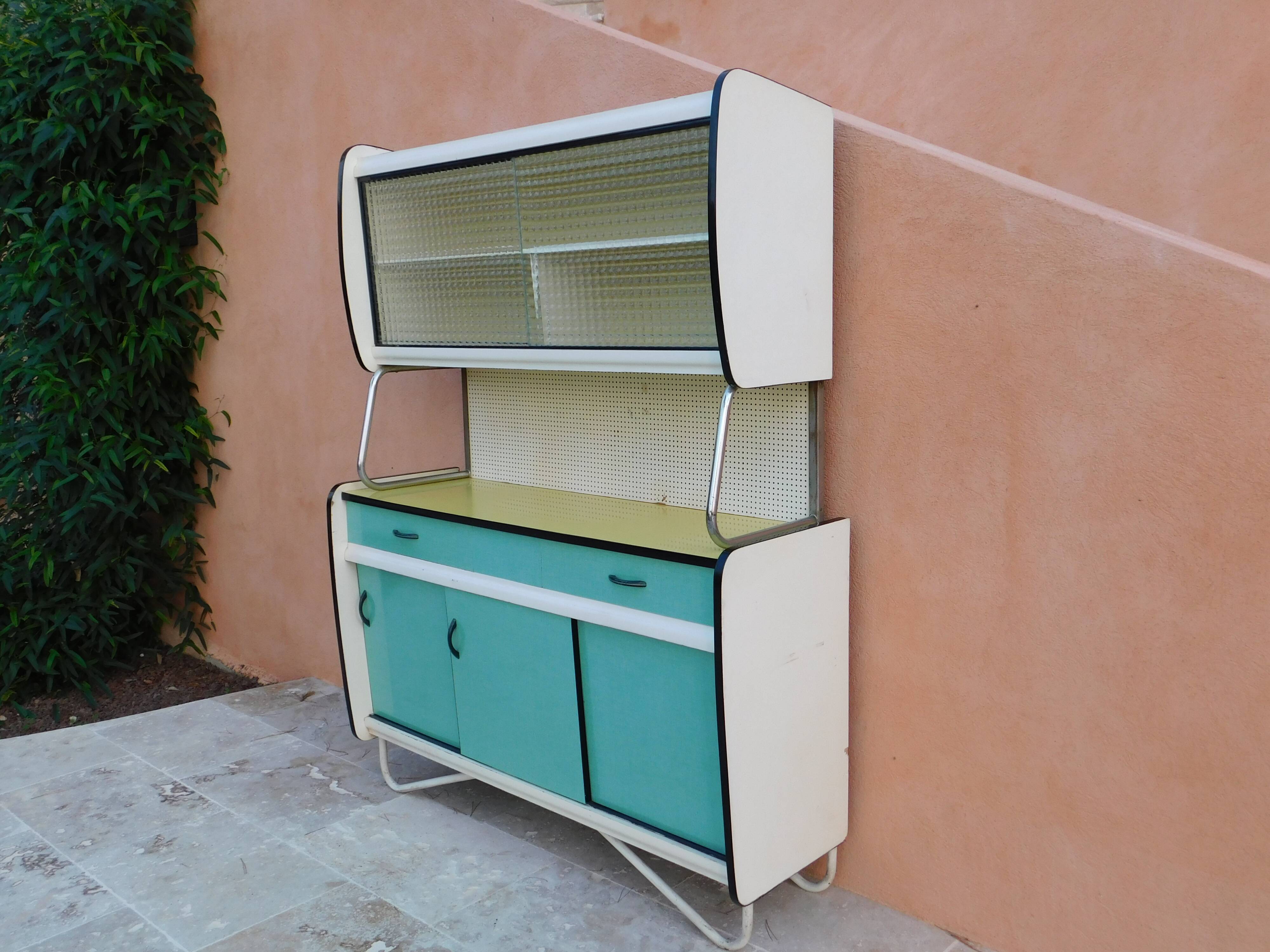 Formica kitchen buffet