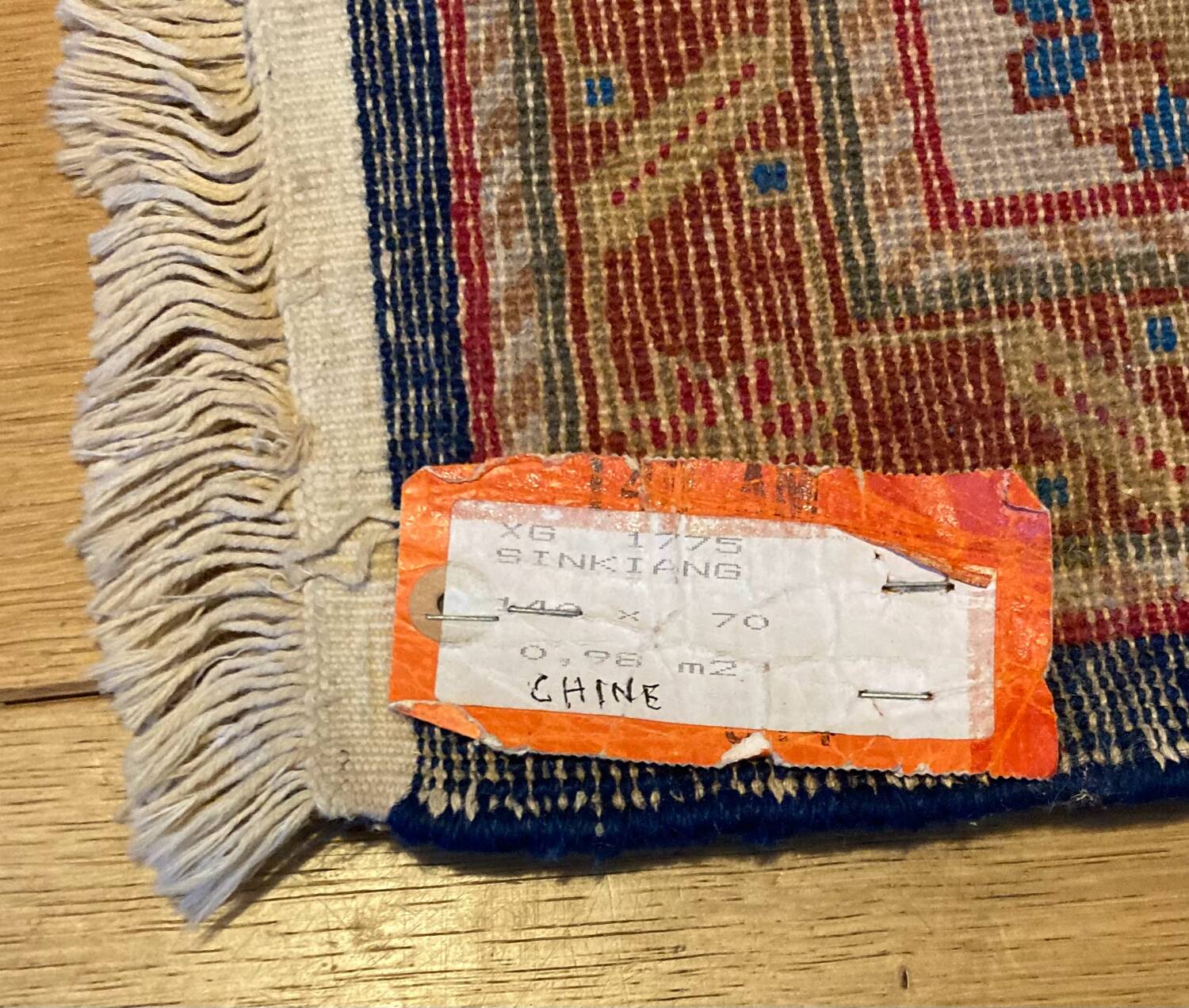 Sinkiang rug in pure new wool entirely handmade from the 1970s