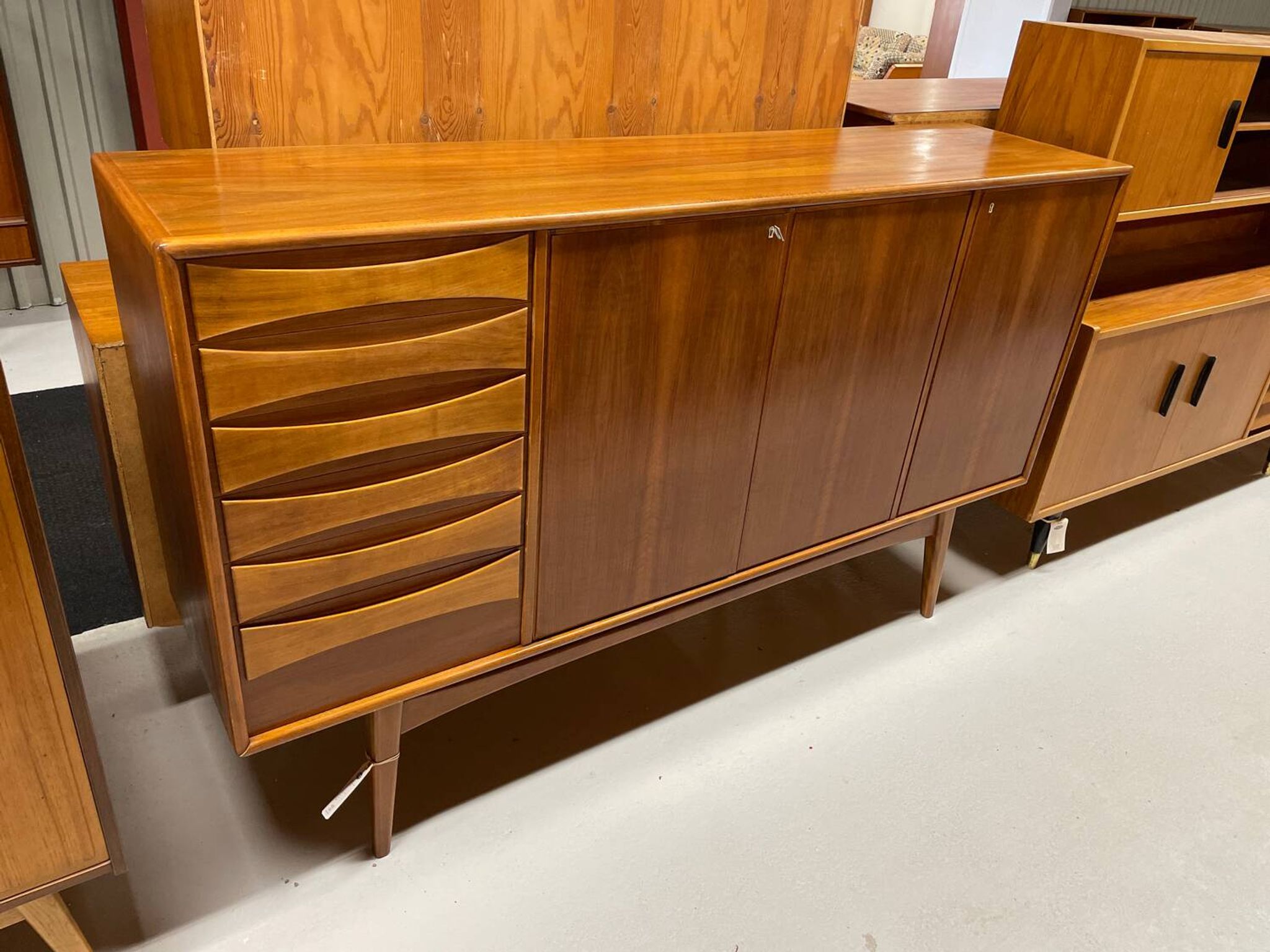 Scandinavian walnut sideboard, Möbelfabrik Linen, Horda, Sweden, 1960