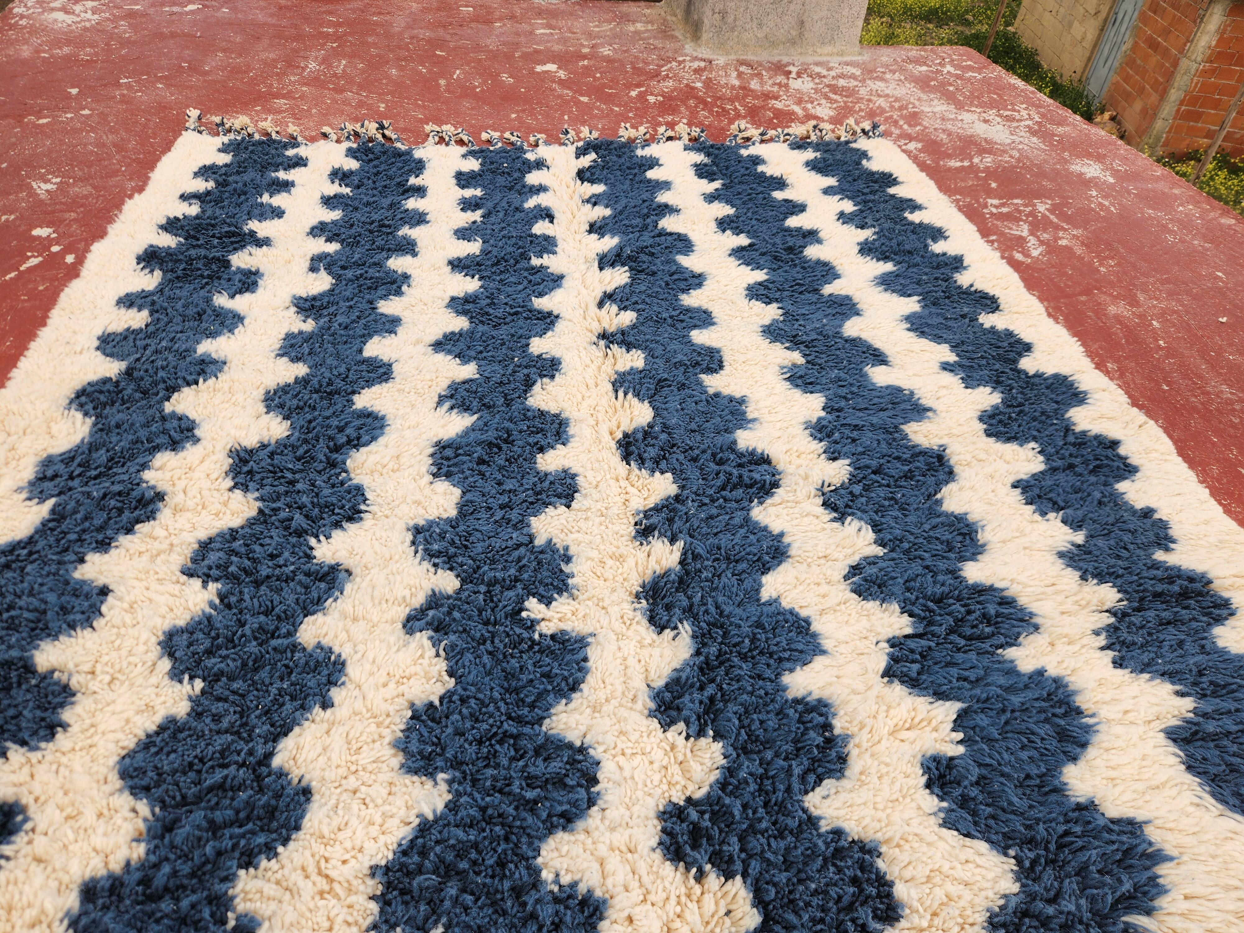 Large striped Berber rug 274x208 cm – Cream & blue wool – Graphic pattern