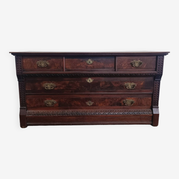 Old chest of drawers