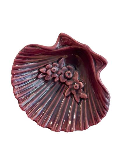 Ceramic shell soap dish or empty pocket