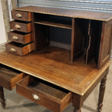Bureau à multiples rangements