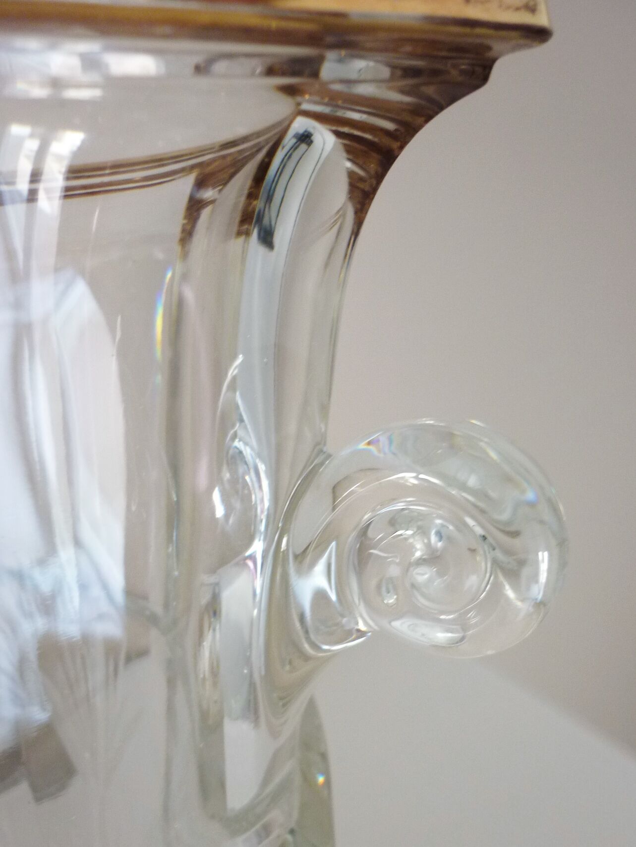 Champagne bucket in cut, engraved, thick crystal, signed "cristal de Lorraine"