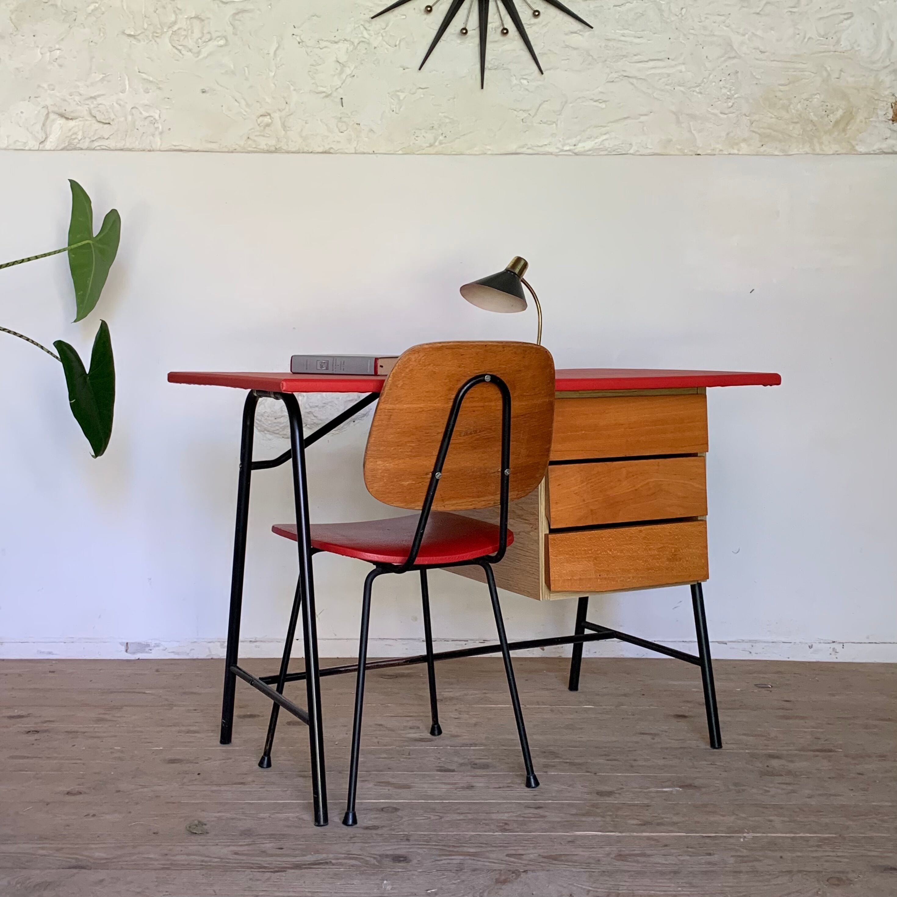 Bureau vintage moderniste pied compas
