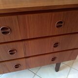 Scandinavian commodus/hairdresser