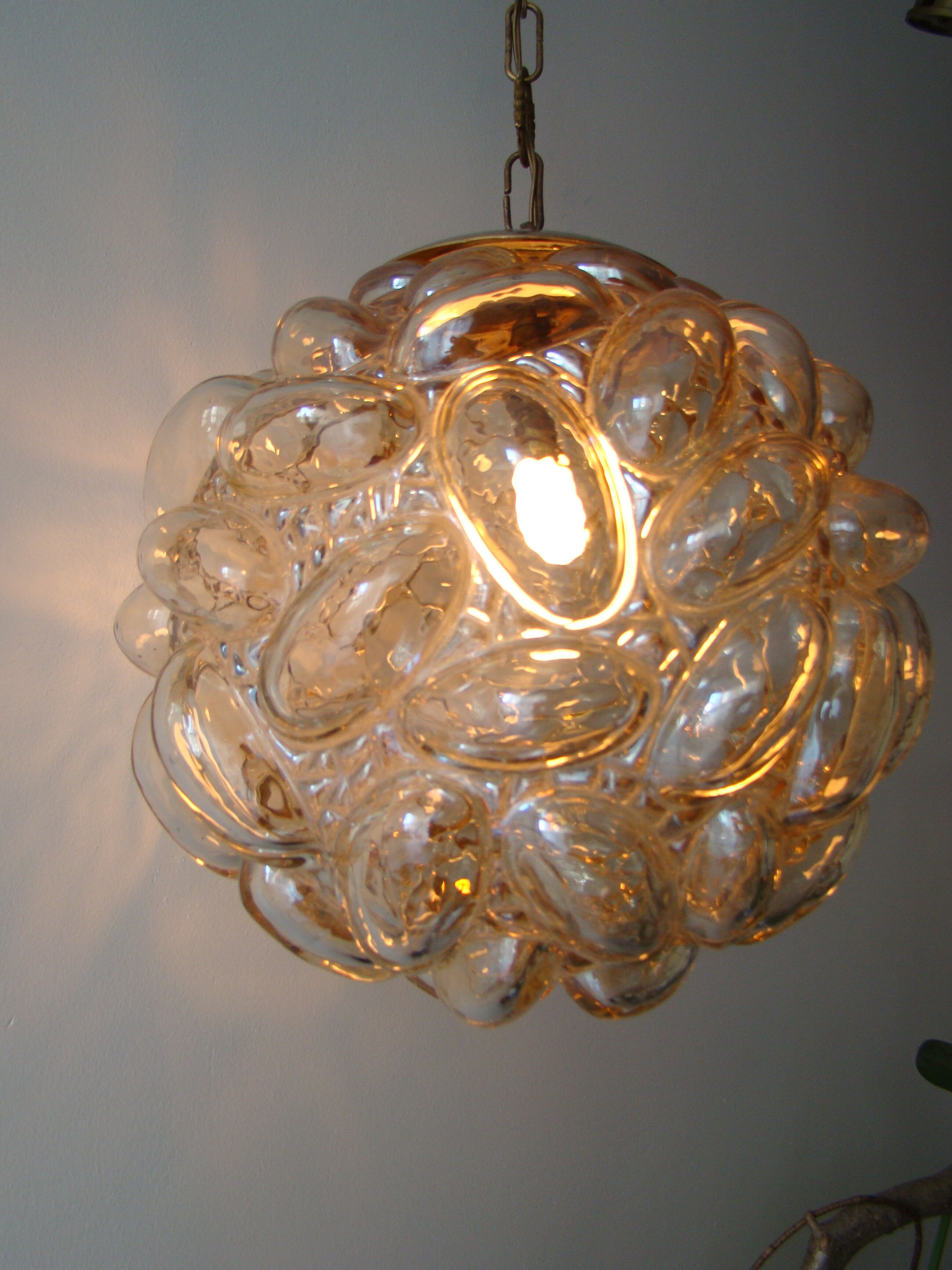 Suspension bubble par Helena Tynell