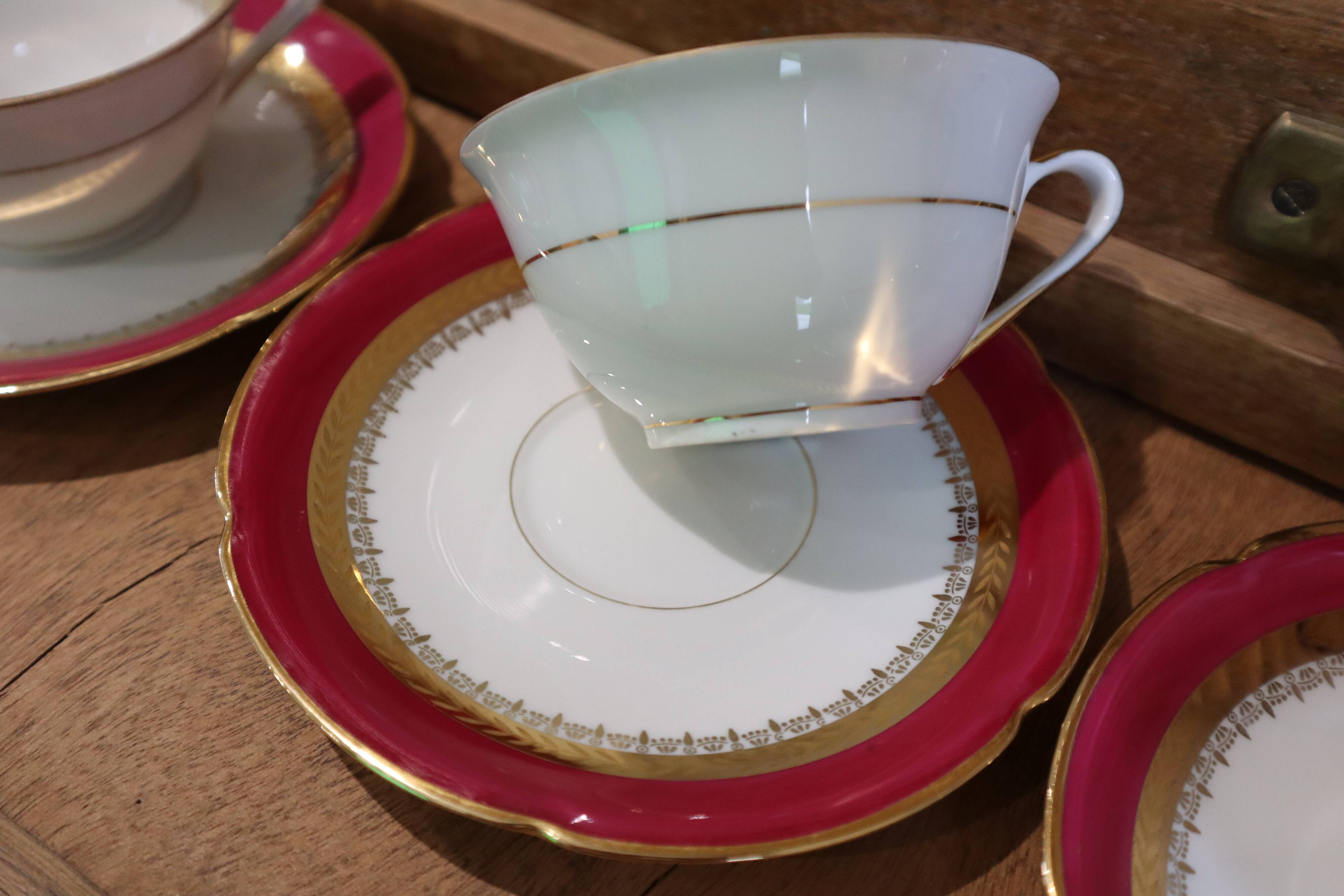 Set of 8 cups with saucers in Sologne L'Archevêque porcelain