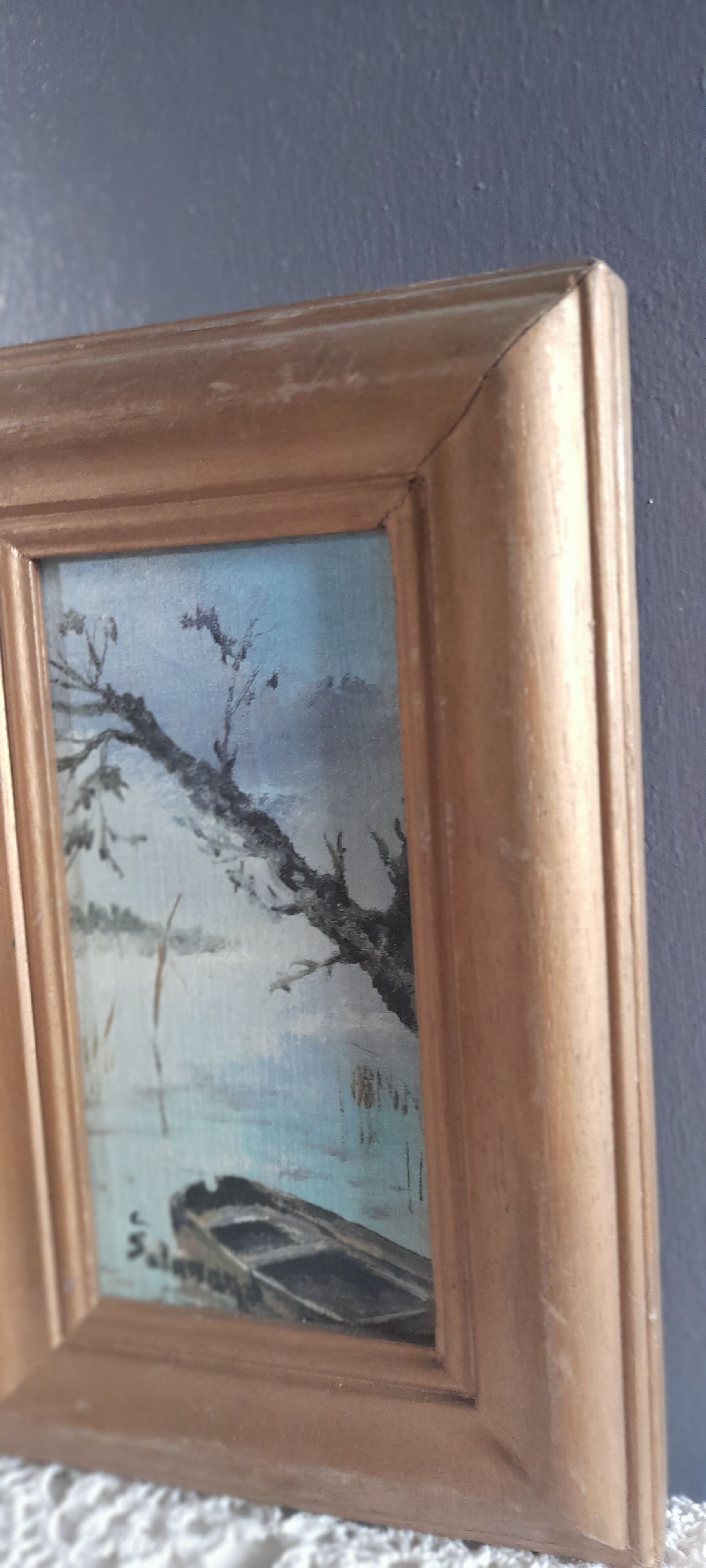 Oil painting boat on river, mist, tree, gilded wood frame 15.5x23.5 cm, signed