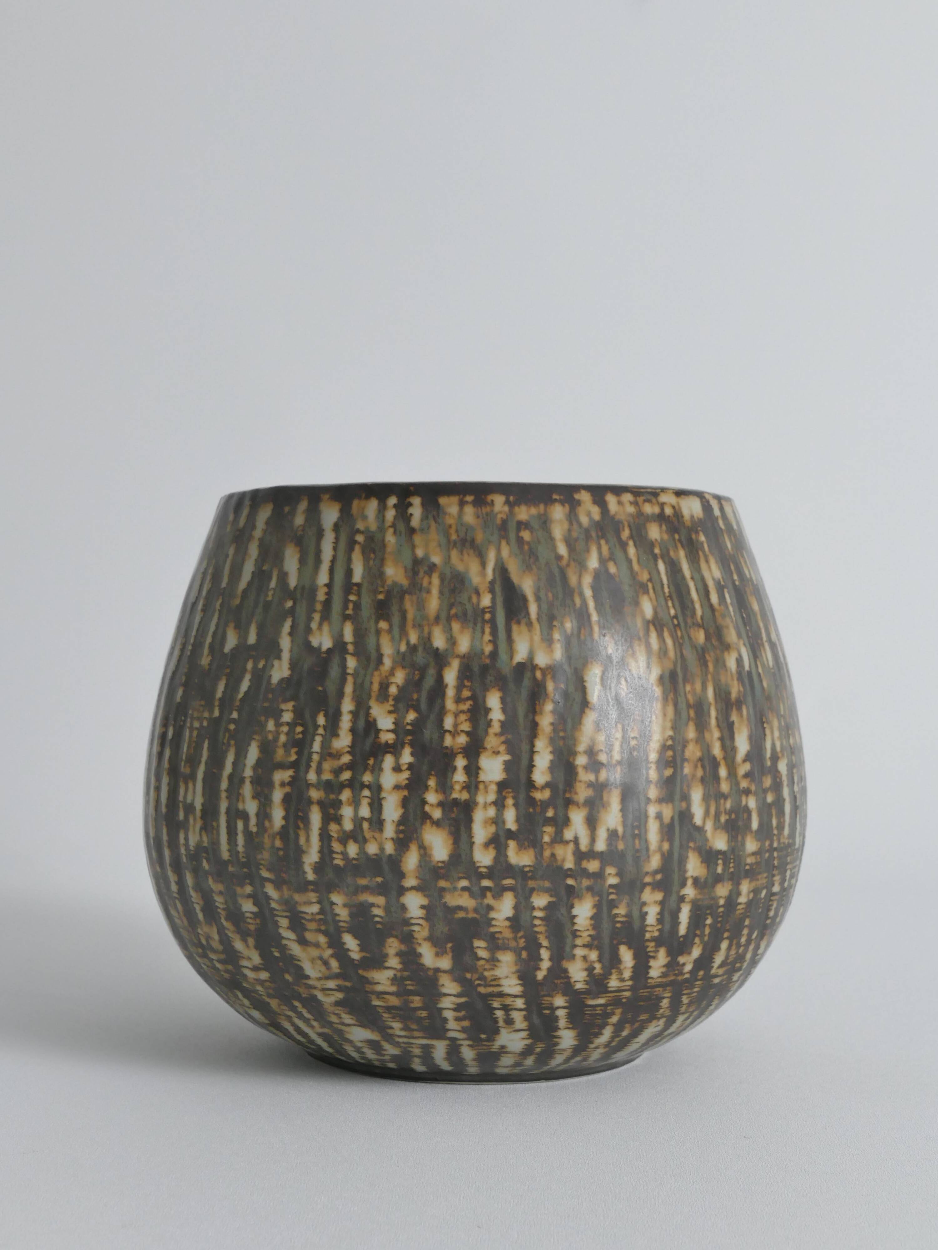 Vase en grès brun Birka Rubus de style mid-century modern par Gunnar Nylund, Rörstrand