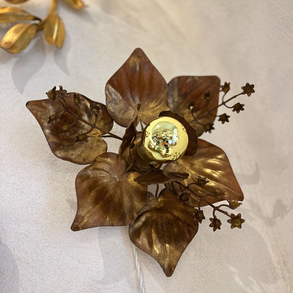 Copper and golden metal flower wall lamp