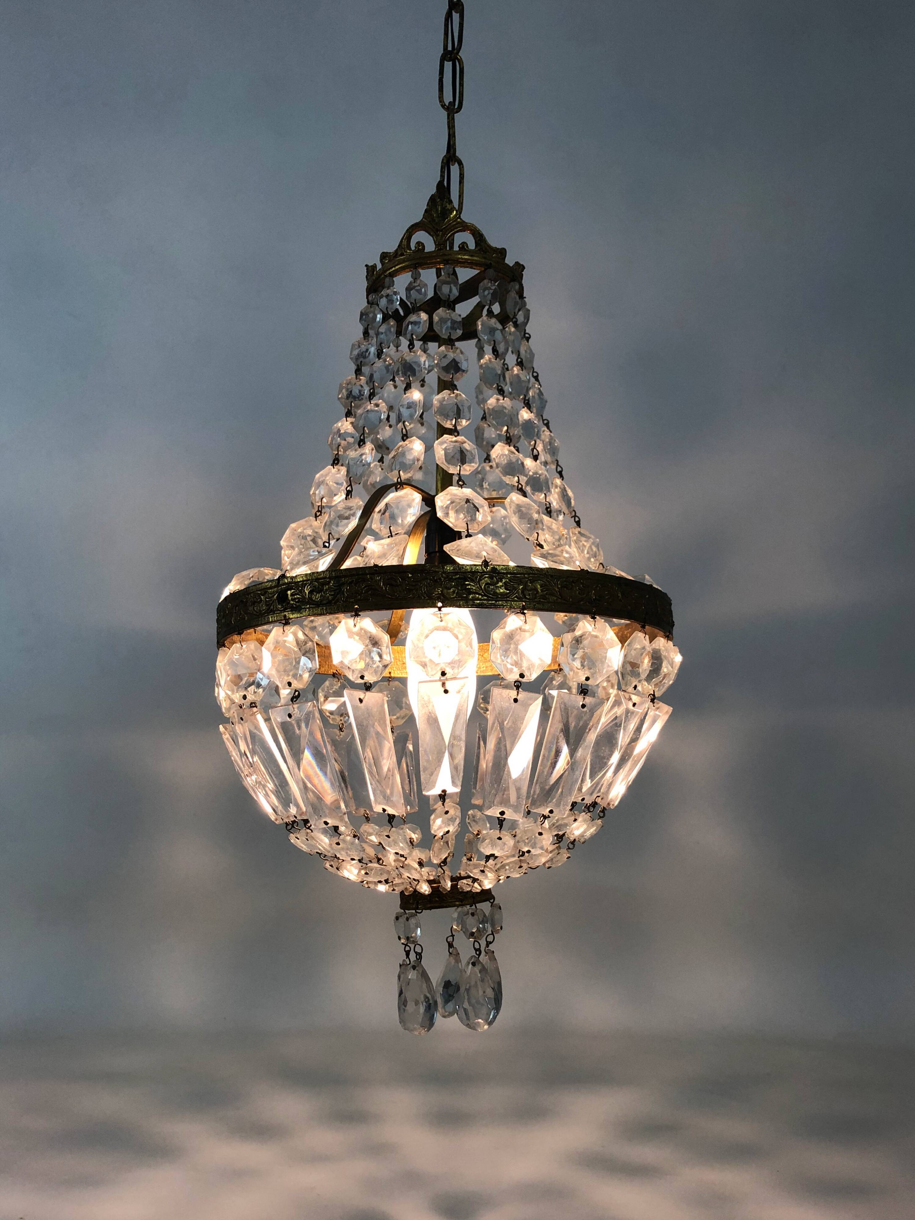 Former Italian hot air balloon chandelier, glass grapevines. Chandelier grapevines. Year 60