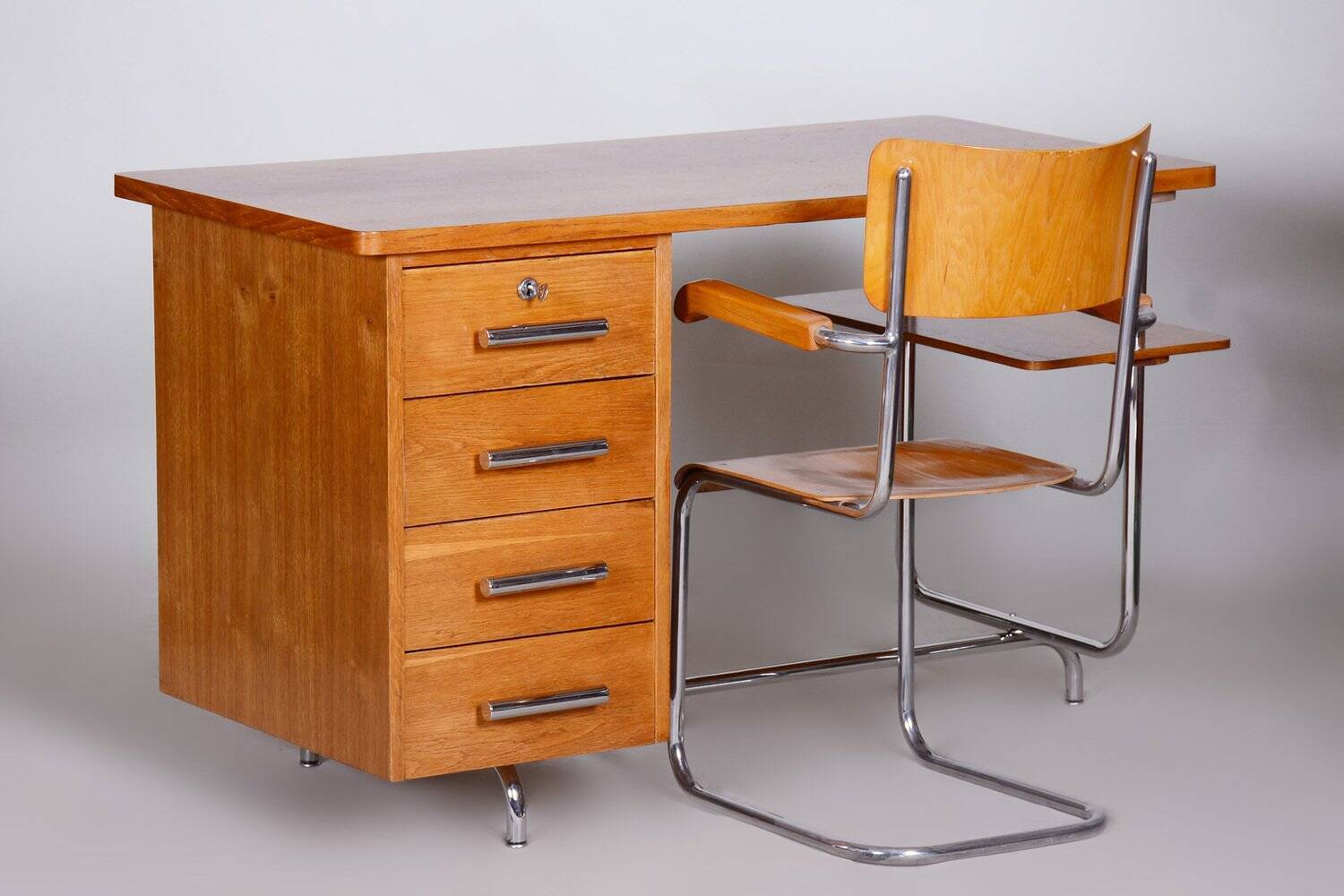 Bauhaus Oak Writing Desk attributed to Jindřich Halabala for Up Závody, 1930s