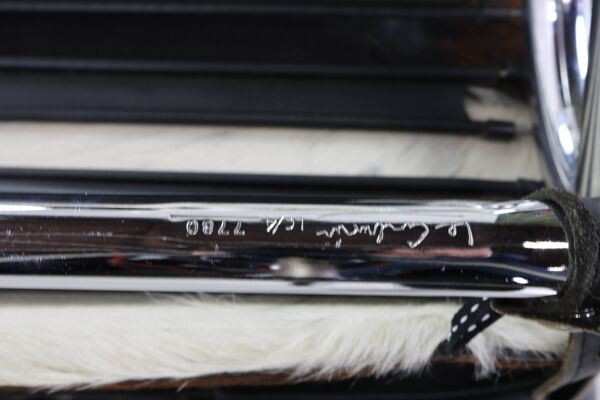 Chaise icône du design, la chaise longue LC de Le Corbusier