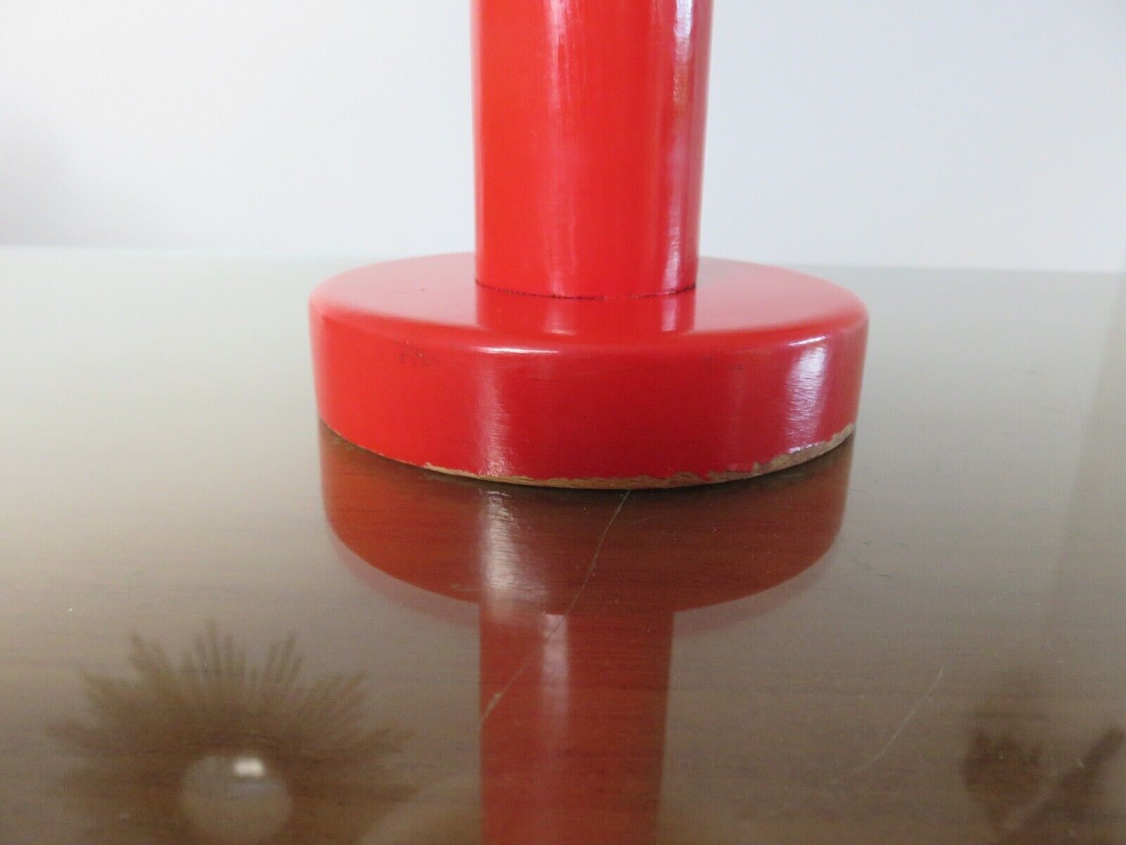 Red lacquered wood lamp and light diffuser in perspex 1980