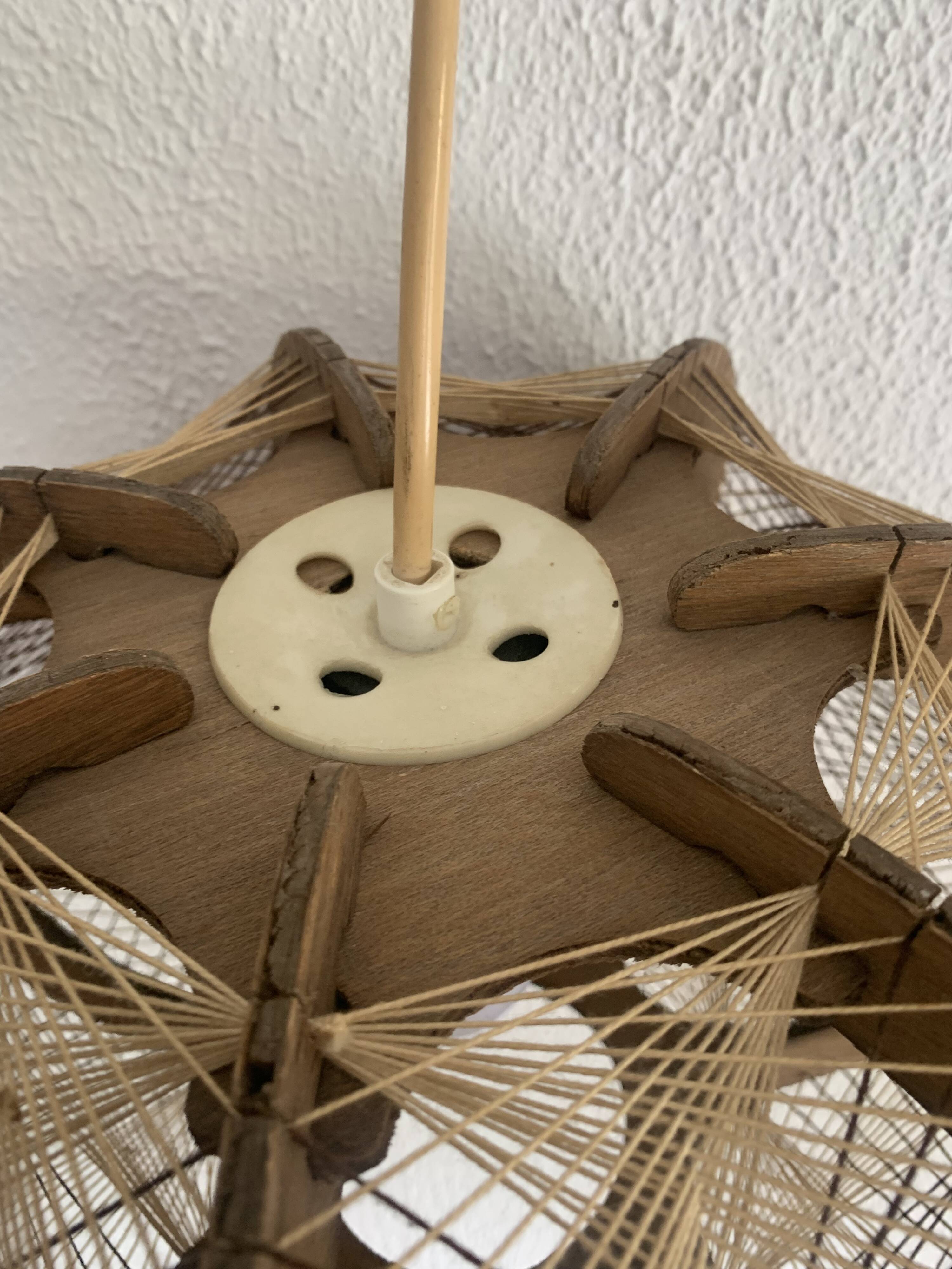 Suspension vintage 1960 scandinave lustre fil et bois - 30 x 21 cm