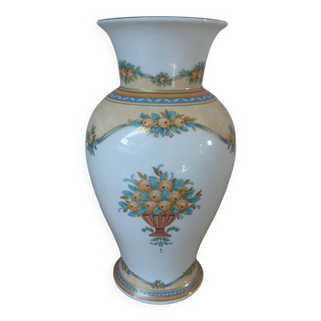 Vase en Porcelaine Blanche Kaiser – Collection Catherine – Décor Peint Main