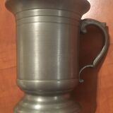 Tasse en étain