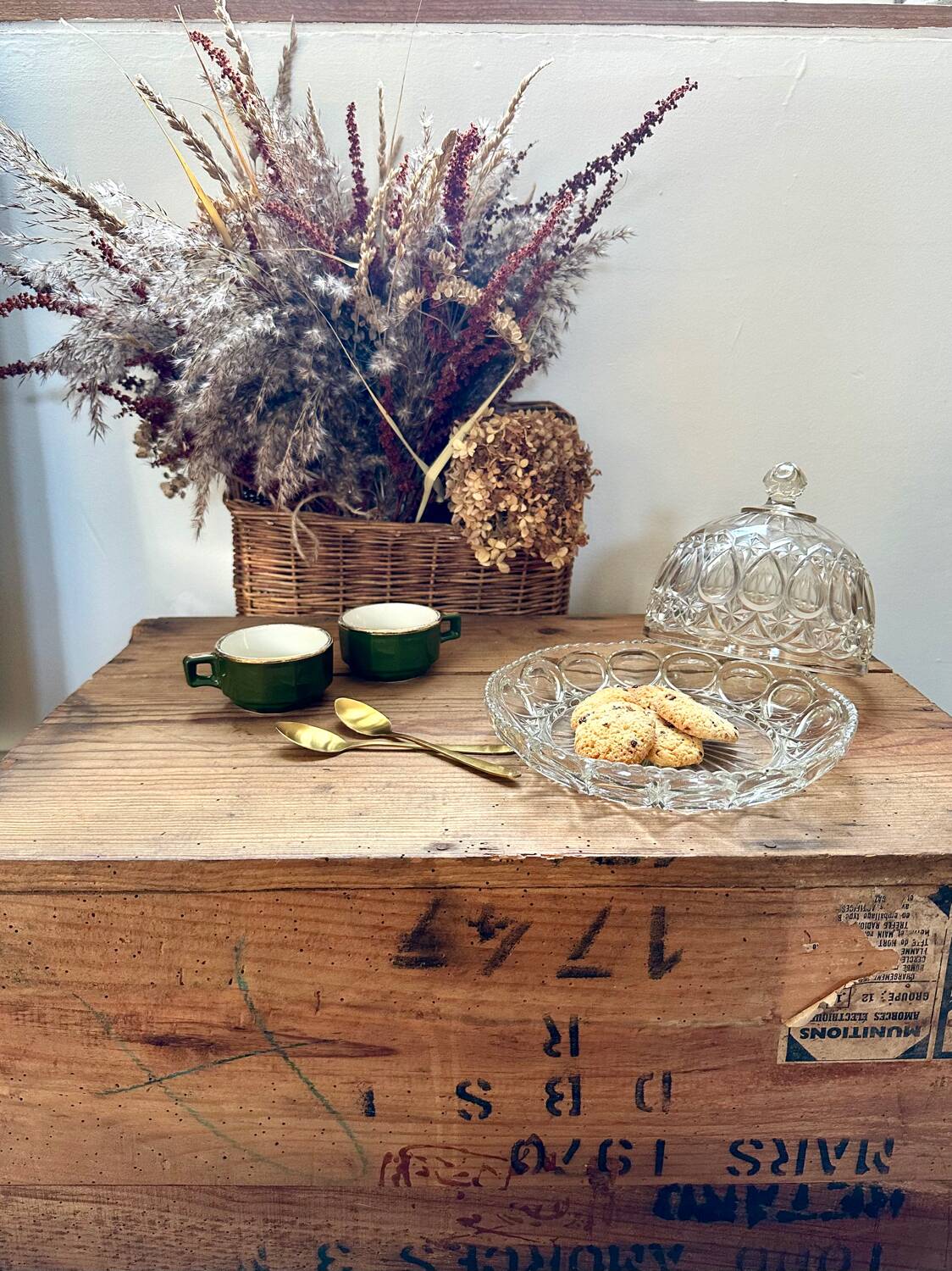 Old cheese bell and its dish