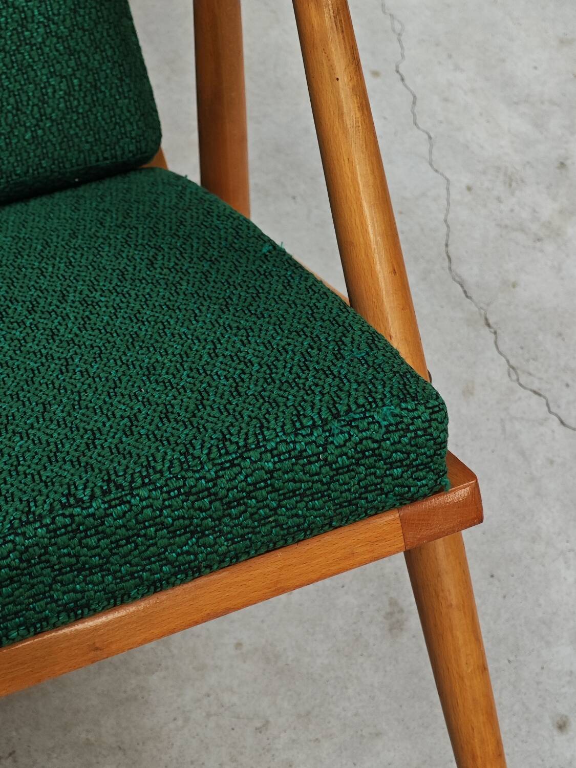 Pair of green-red boomerang armchairs by Antonin Suman for Ton (Thonet) 19