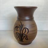 Zoomorphic vase with a swan