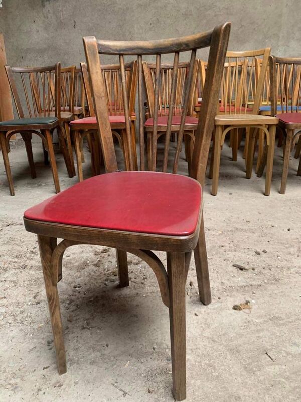 Série de 25 anciennes chaises bistrot Baumann vintage en bois courbé assis Skaï  ou bois