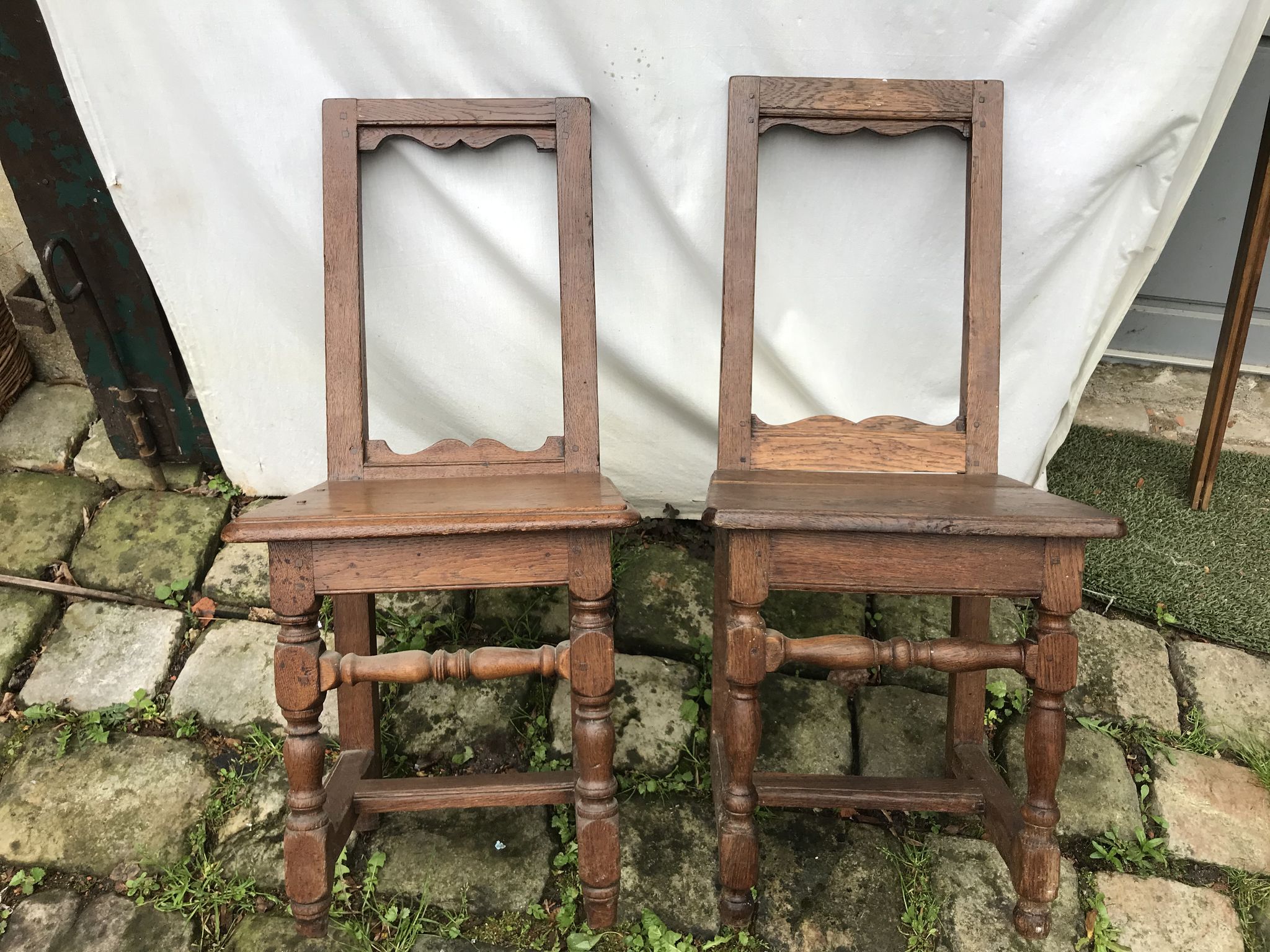 Deux chaises lorraines en chêne