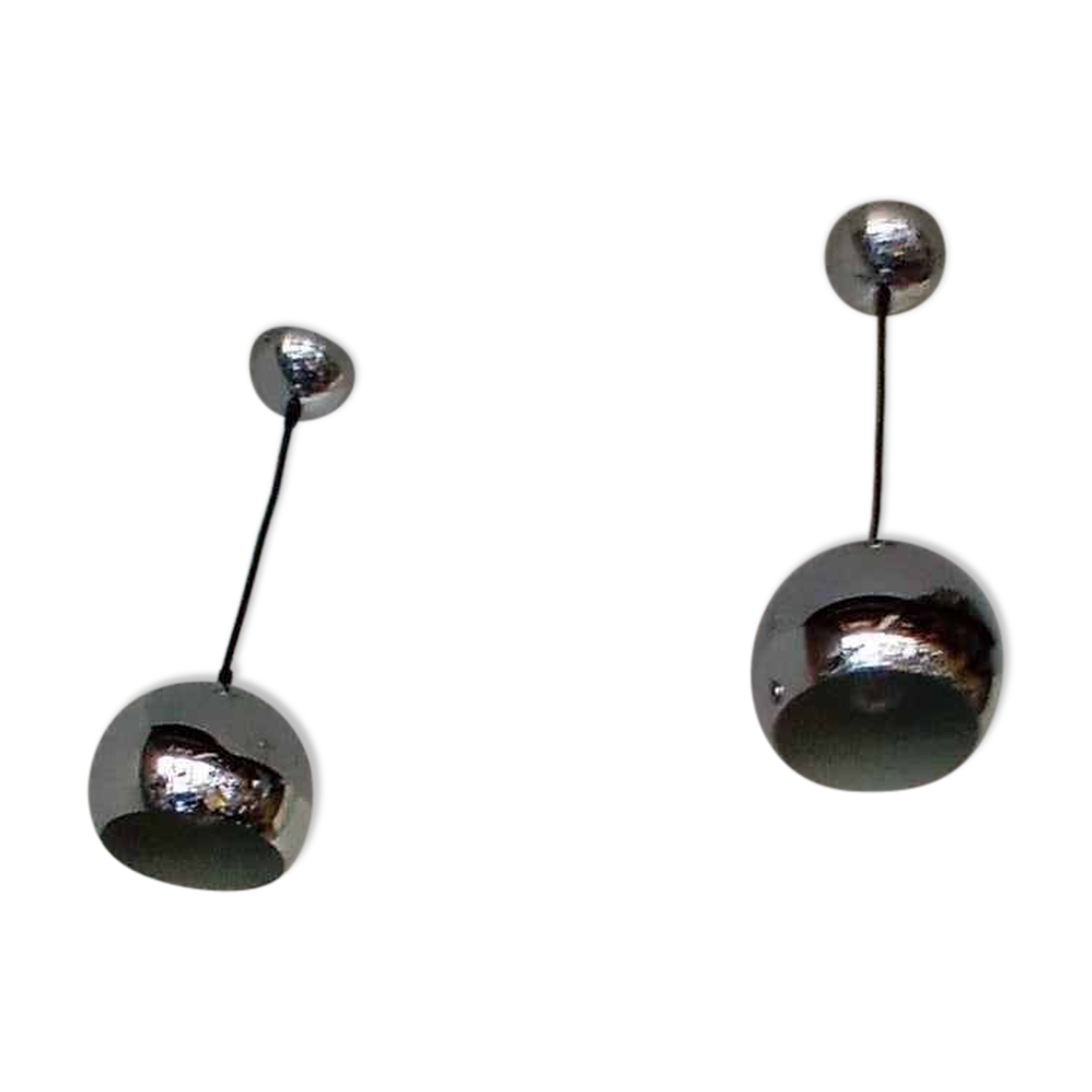 Paire de suspension boules chromées années 70/80.