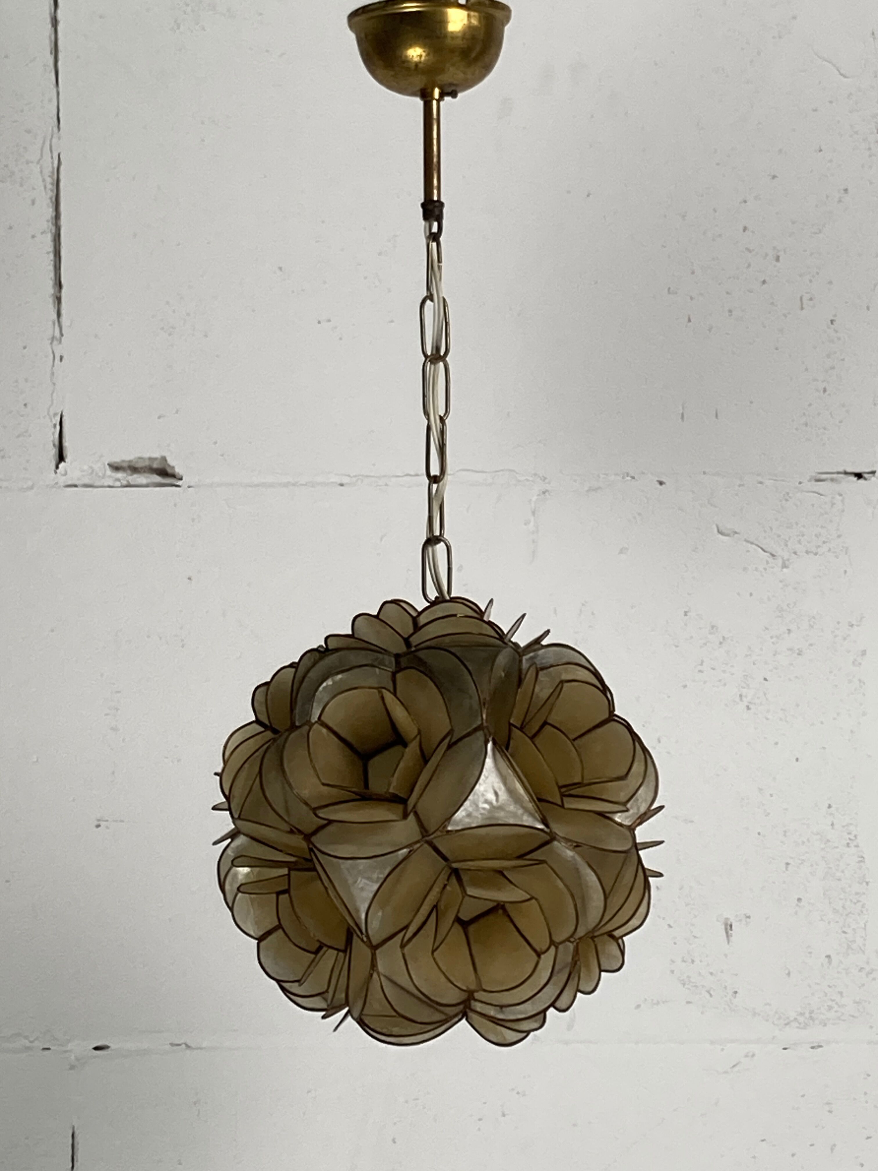 Suspension fleur Capiz « nacre », Allemagne 1960 par Rausch