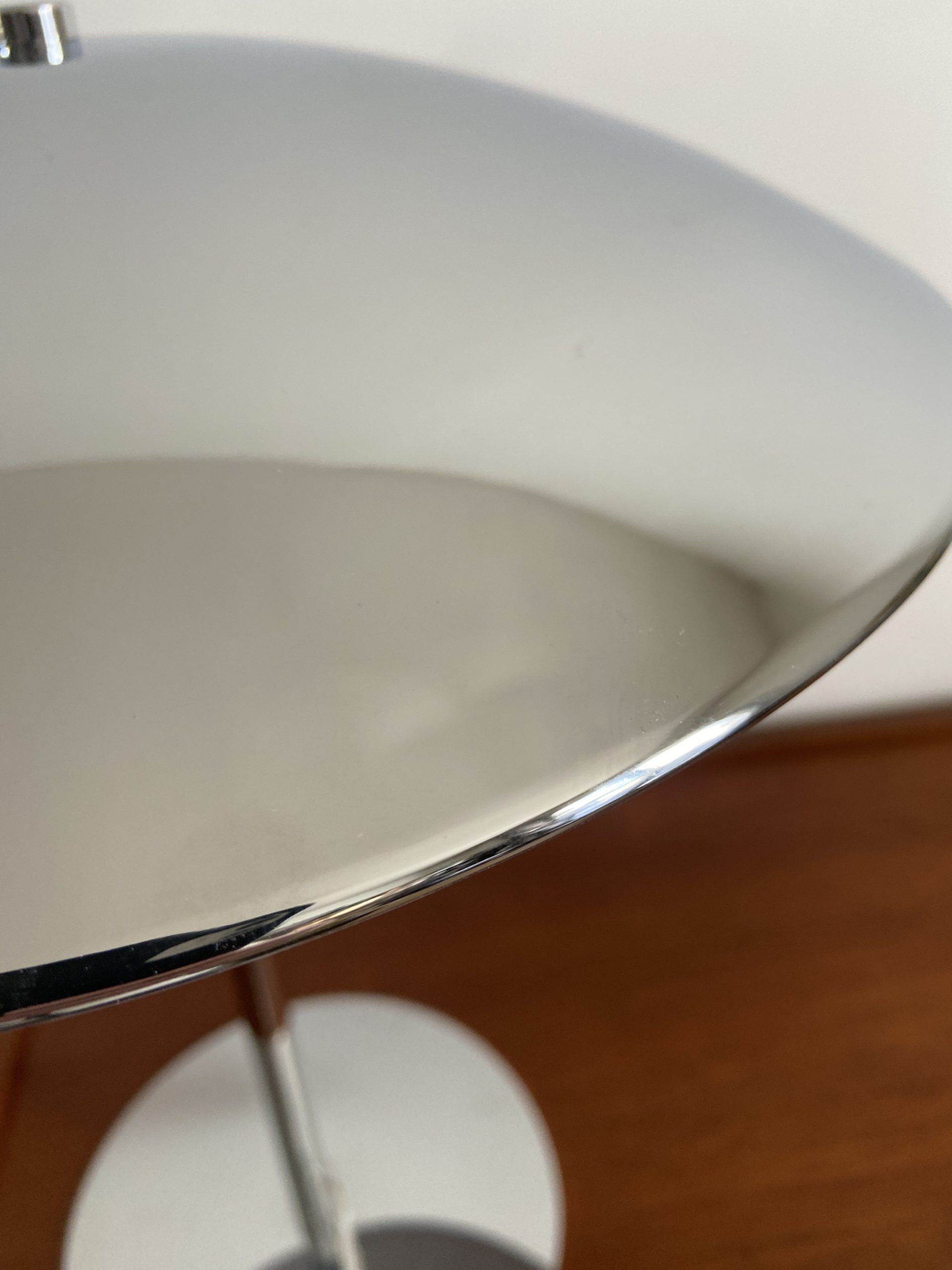 Chrome desktop led saucer lamp