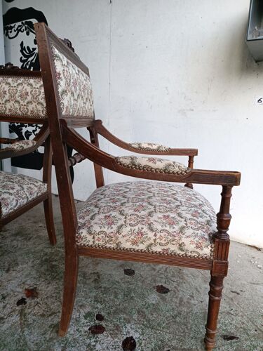 Paire de fauteuils circa 1900 style Louis XVI