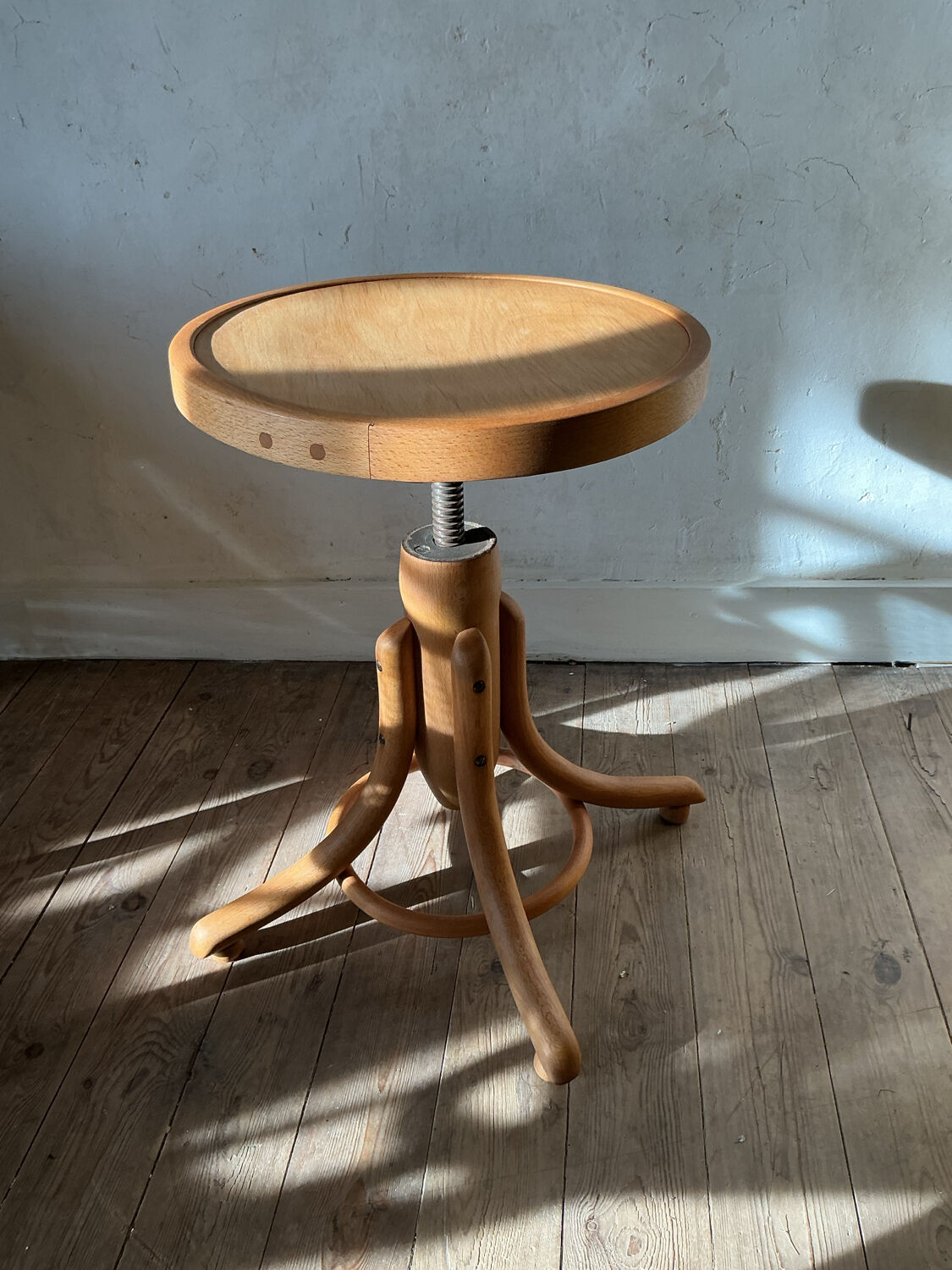 Thonet screw stool