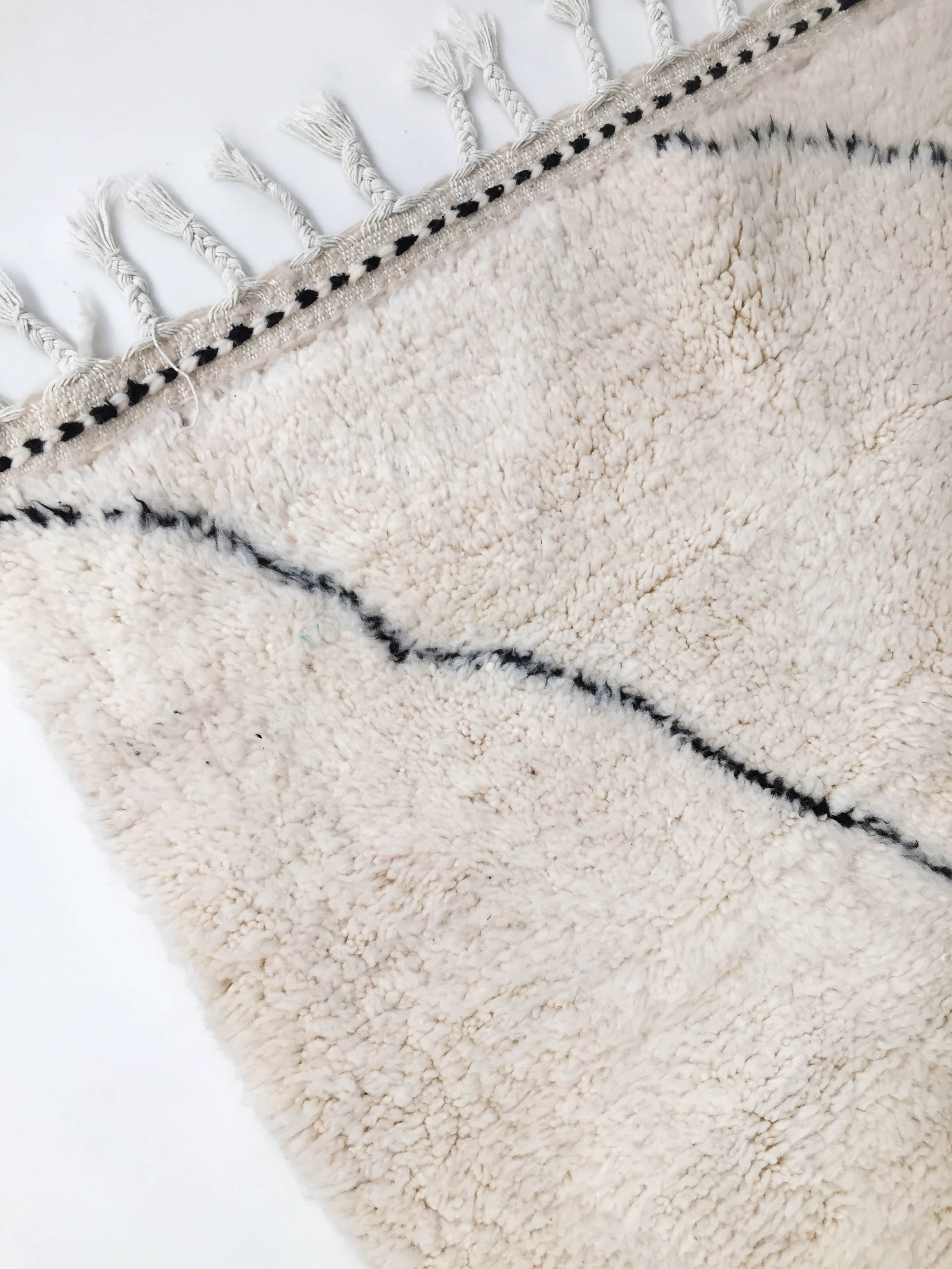 Moroccan Berber carpet blessed ouarain ecru with black abstract diamonds 154x116cm