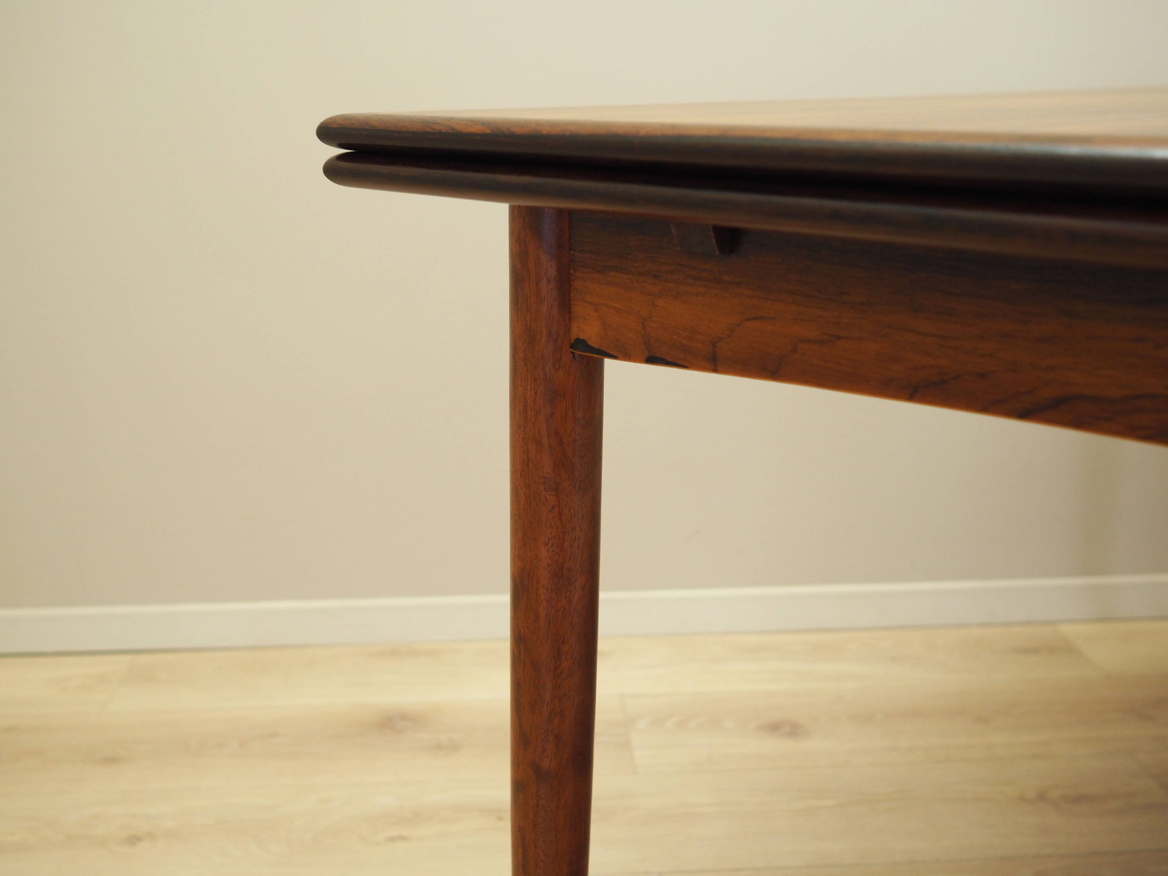 Table en palissandre, design danois, années 1970, production : Danemark