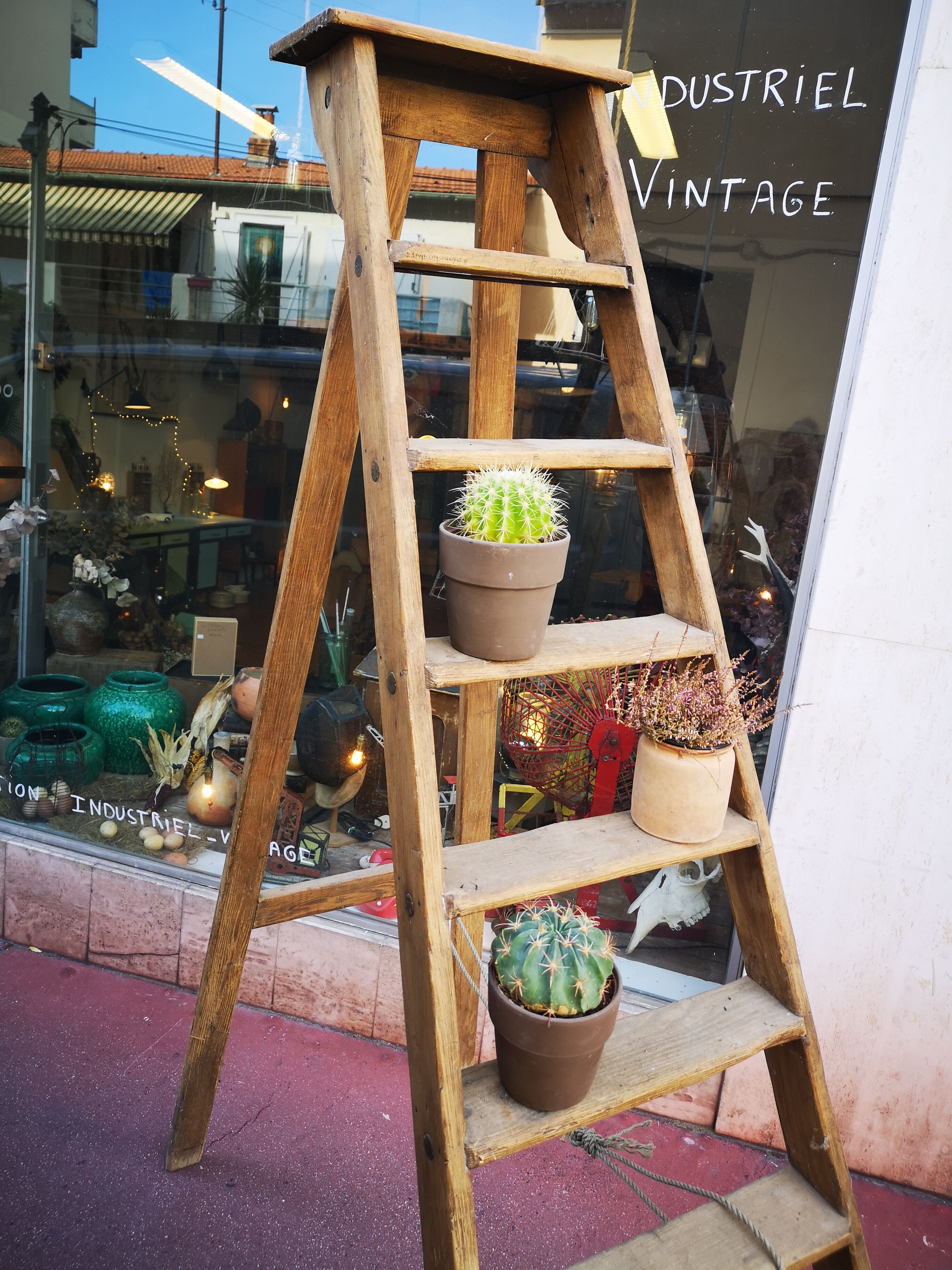 Wooden stepladder old