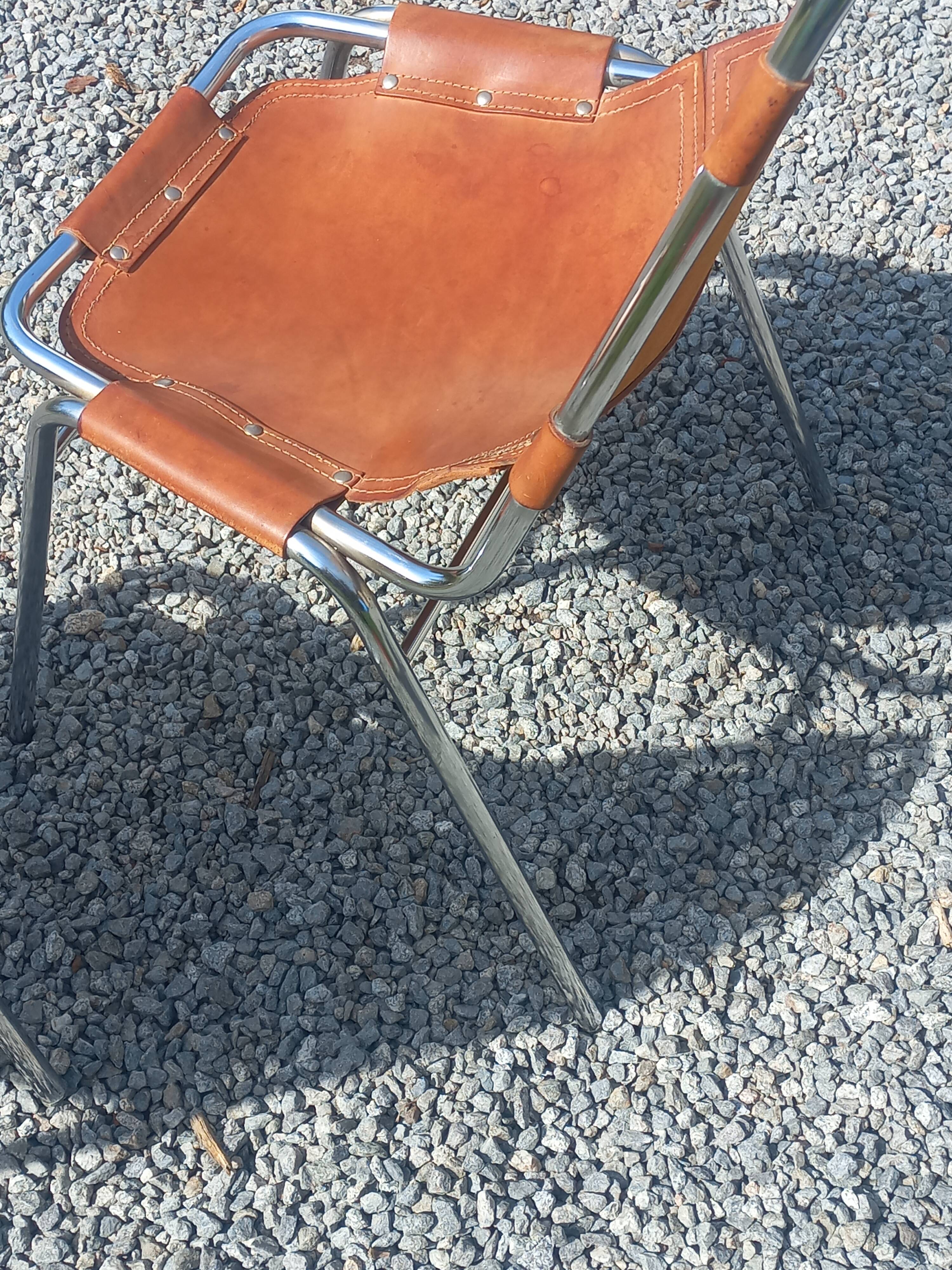 Paire de chaises design de Charlotte Perriand pour les Arcs
