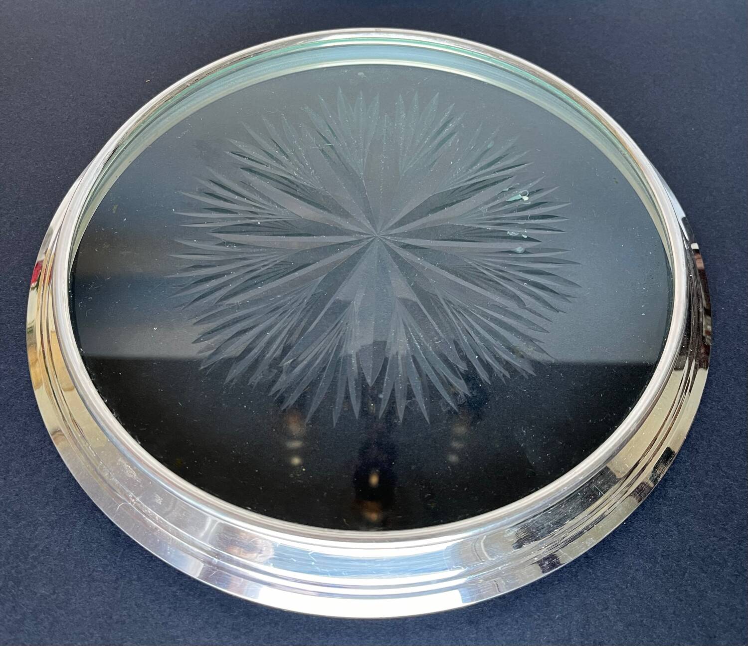 Trivet in cut glass and silver metal