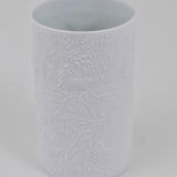 White relief Op Art porcelain vase by Bjorn Wiinblad, Rosenthal Studio Line, 1960s.