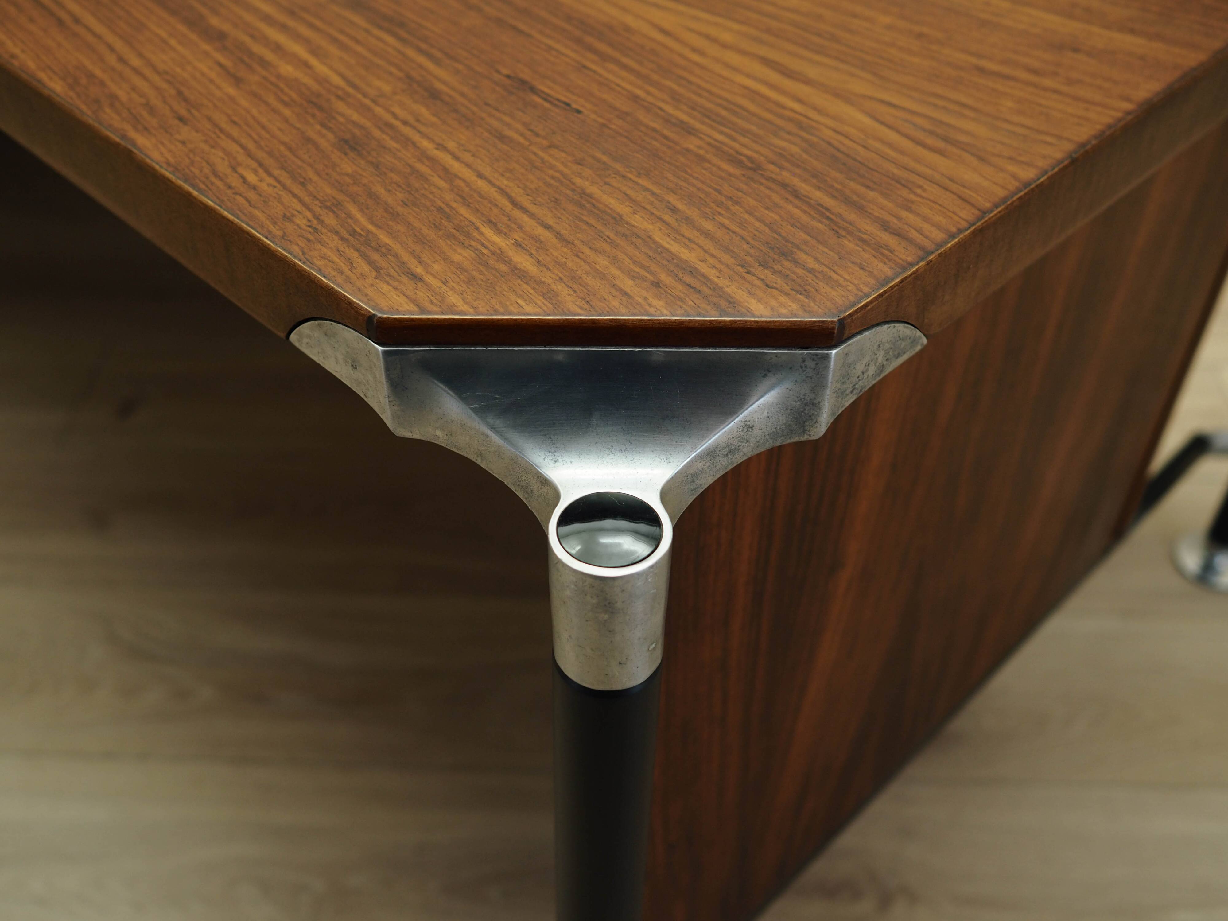 Bureau en palissandre, design italien, années 1970, designers : Ico et Luisa Parisi, manufacture