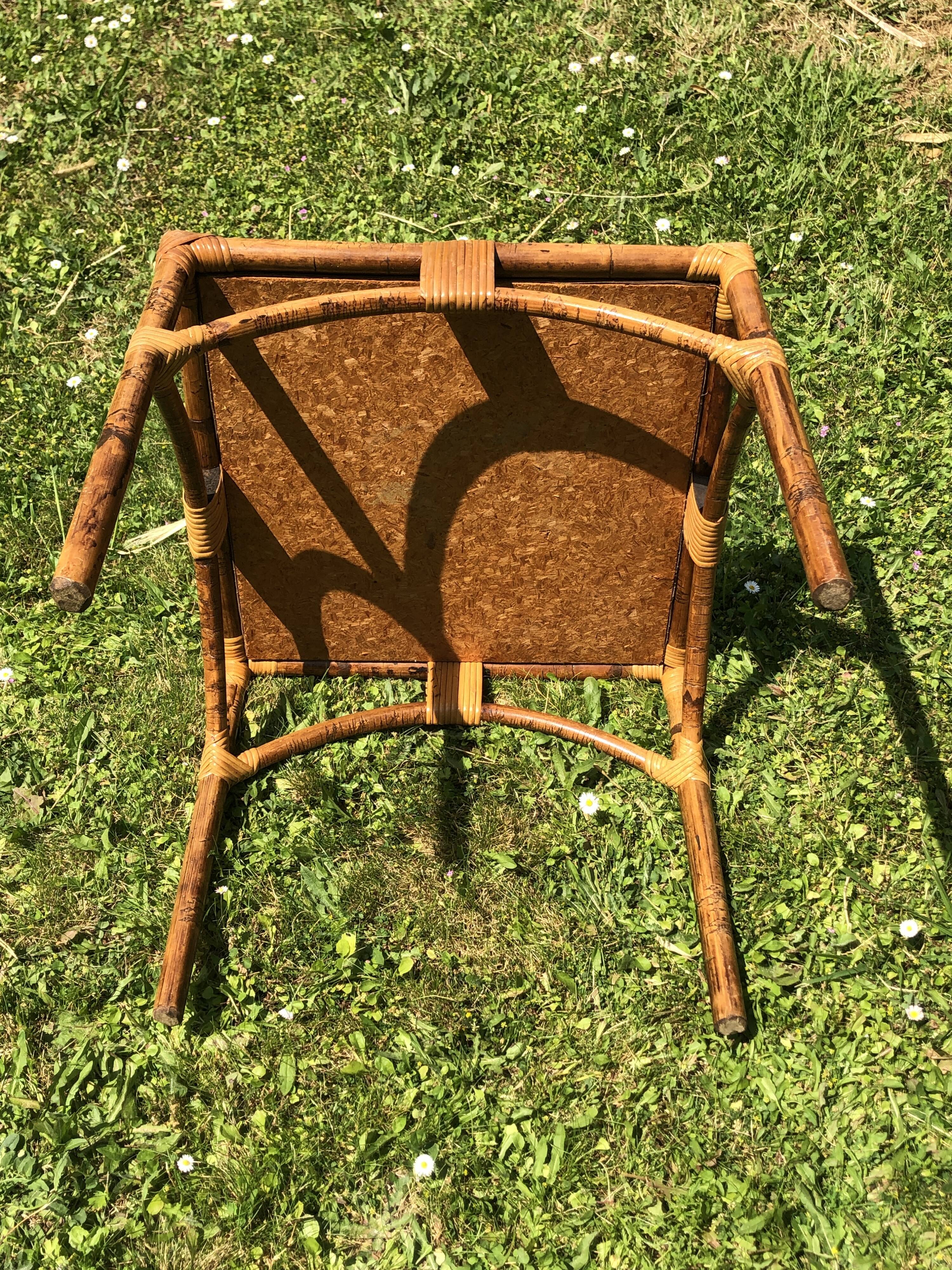 Rattan living room with 2 armchairs, coffee table cushions