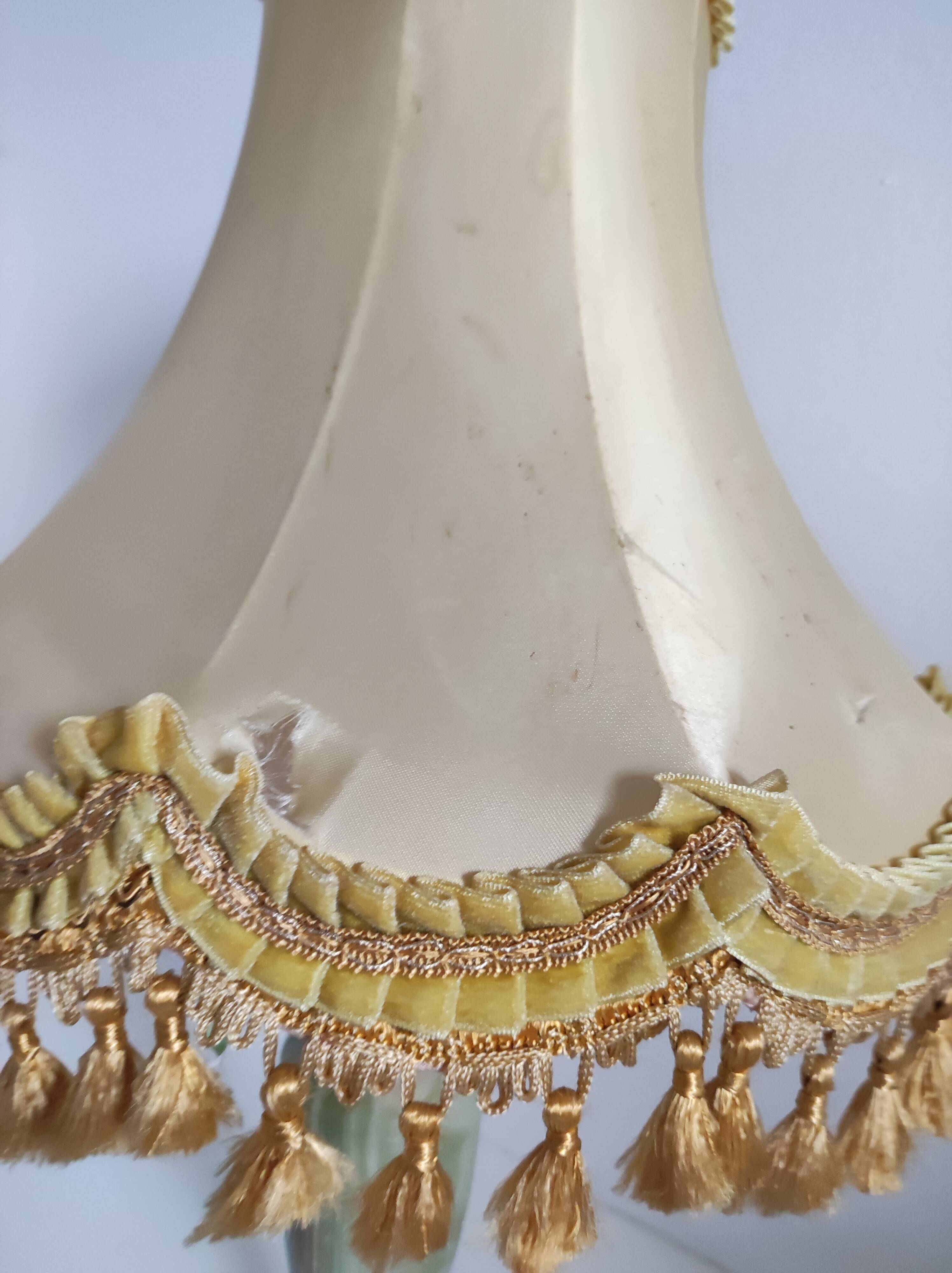 Foot lamp in onyx lampshade silk