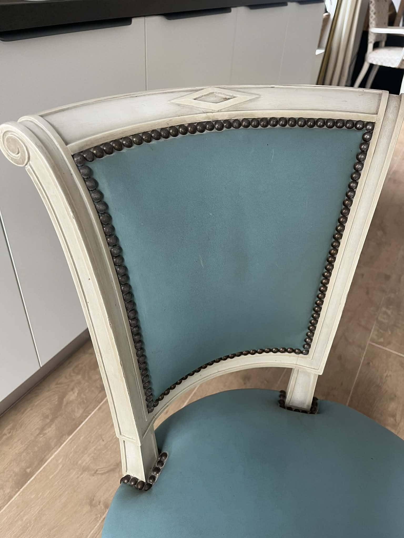 4 chaises style Louis XVI