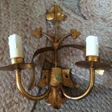 Wall lamp in gold metal