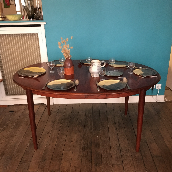 Rosewood extendable dining table