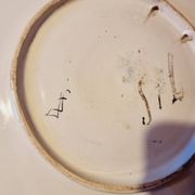 Large grotesque plate (Urbino/Castelli style), made in Italy, pei