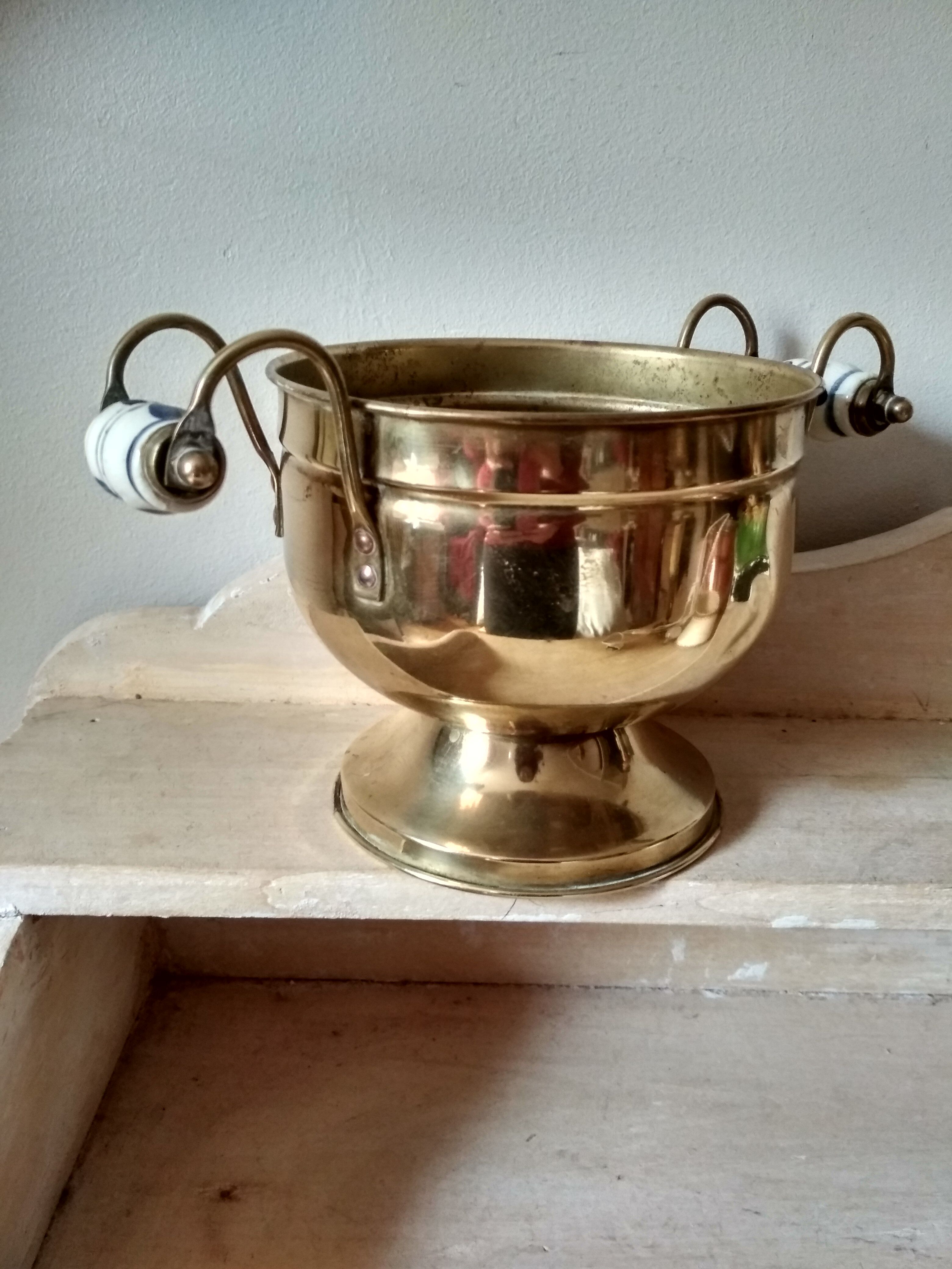 Small cauldron on foot with ceramic handles, vintage pot cover